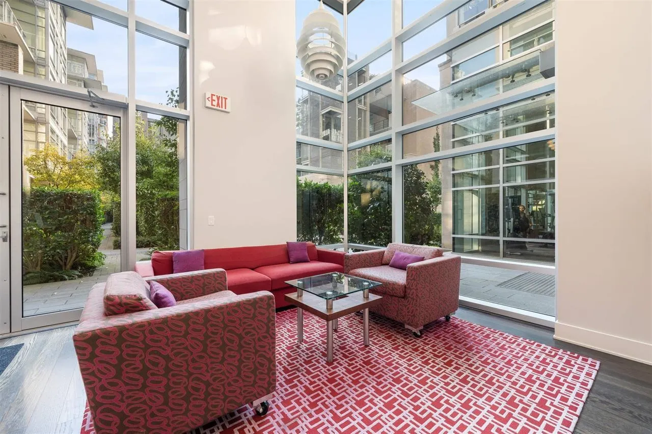 1616 Columbia Street #404