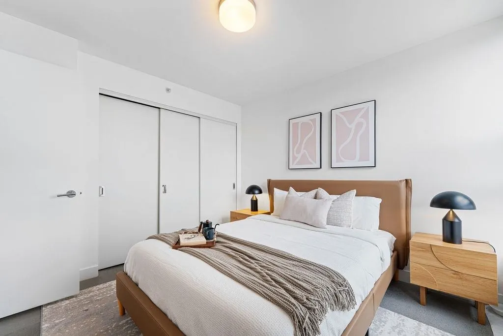 231 E Pender Street #807