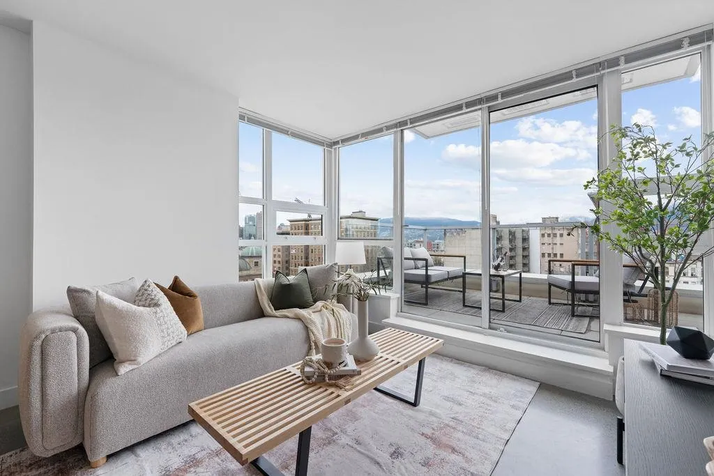 231 E Pender Street #807