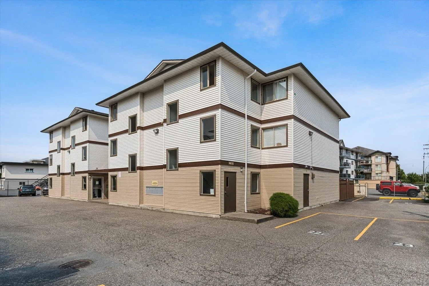 7435 Shaw Avenue #109