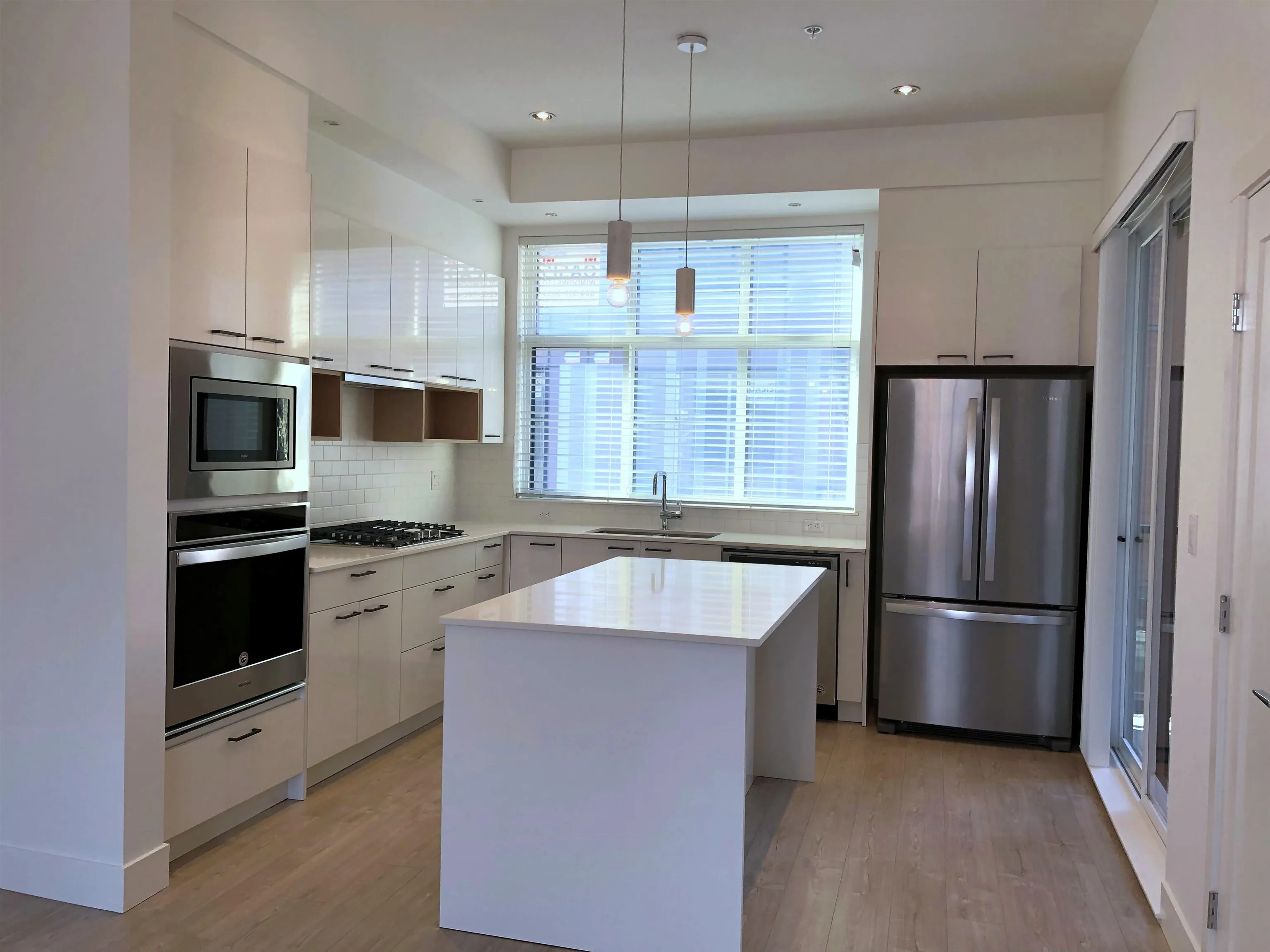 20852 78b Avenue #37