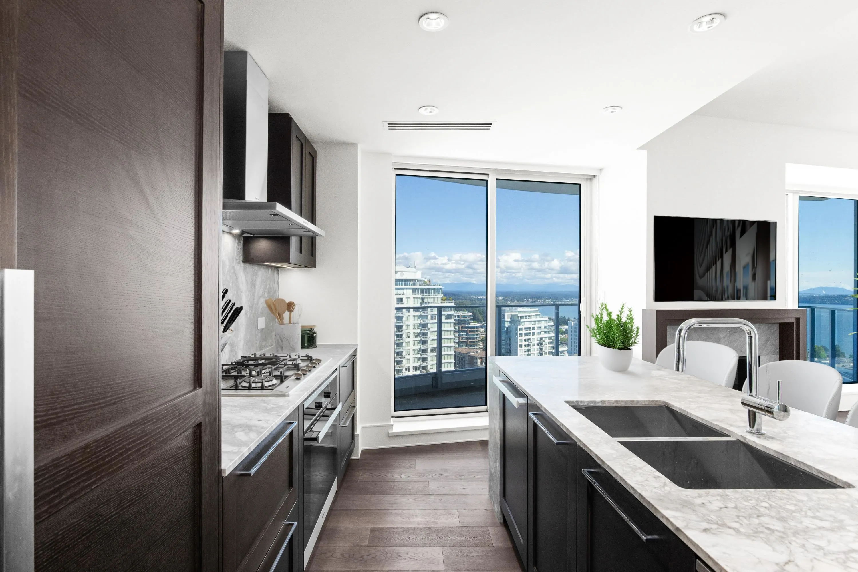 1501 Foster Street #2102