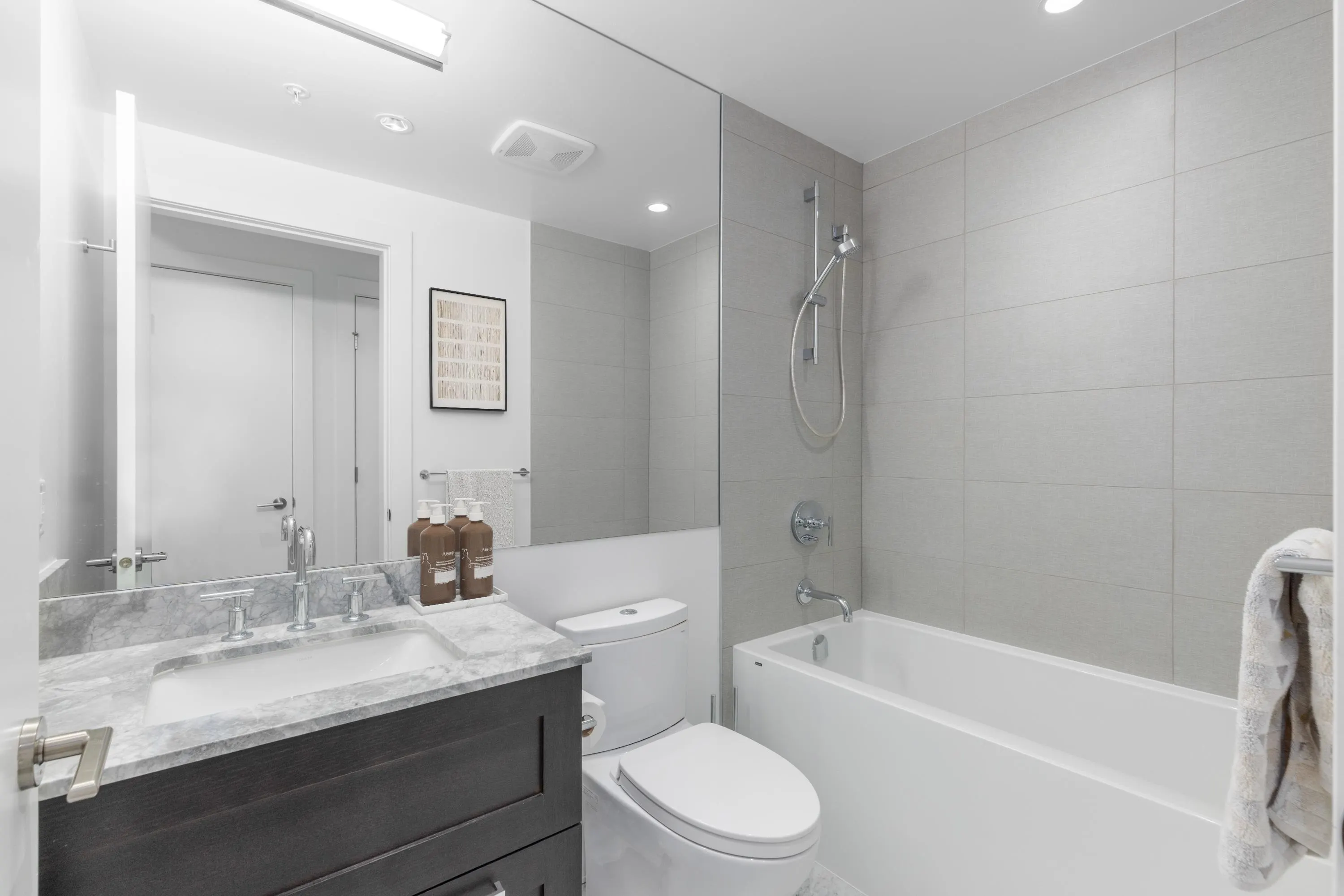 1501 Foster Street #2102