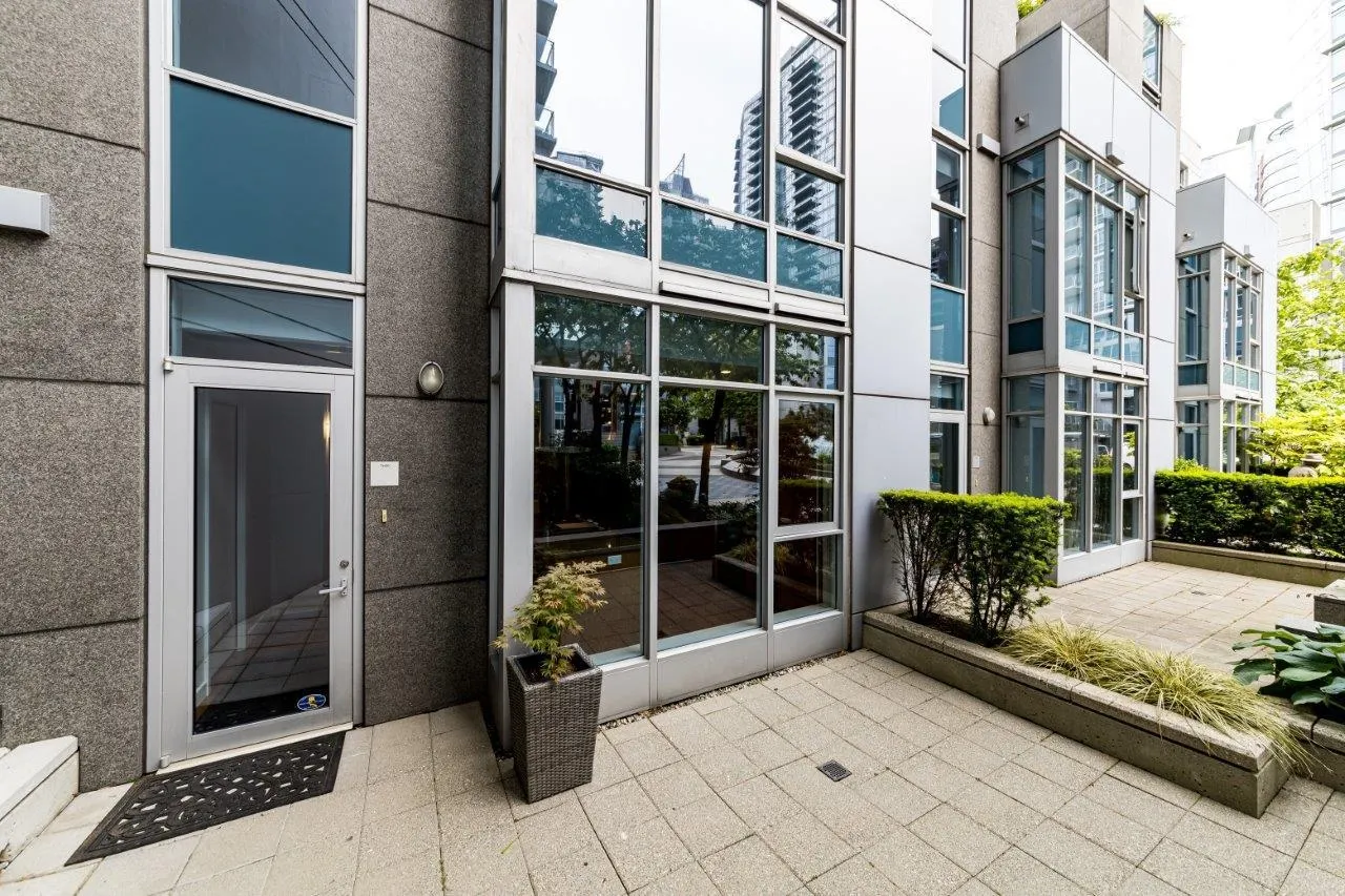 1281 W Cordova Street #TH20