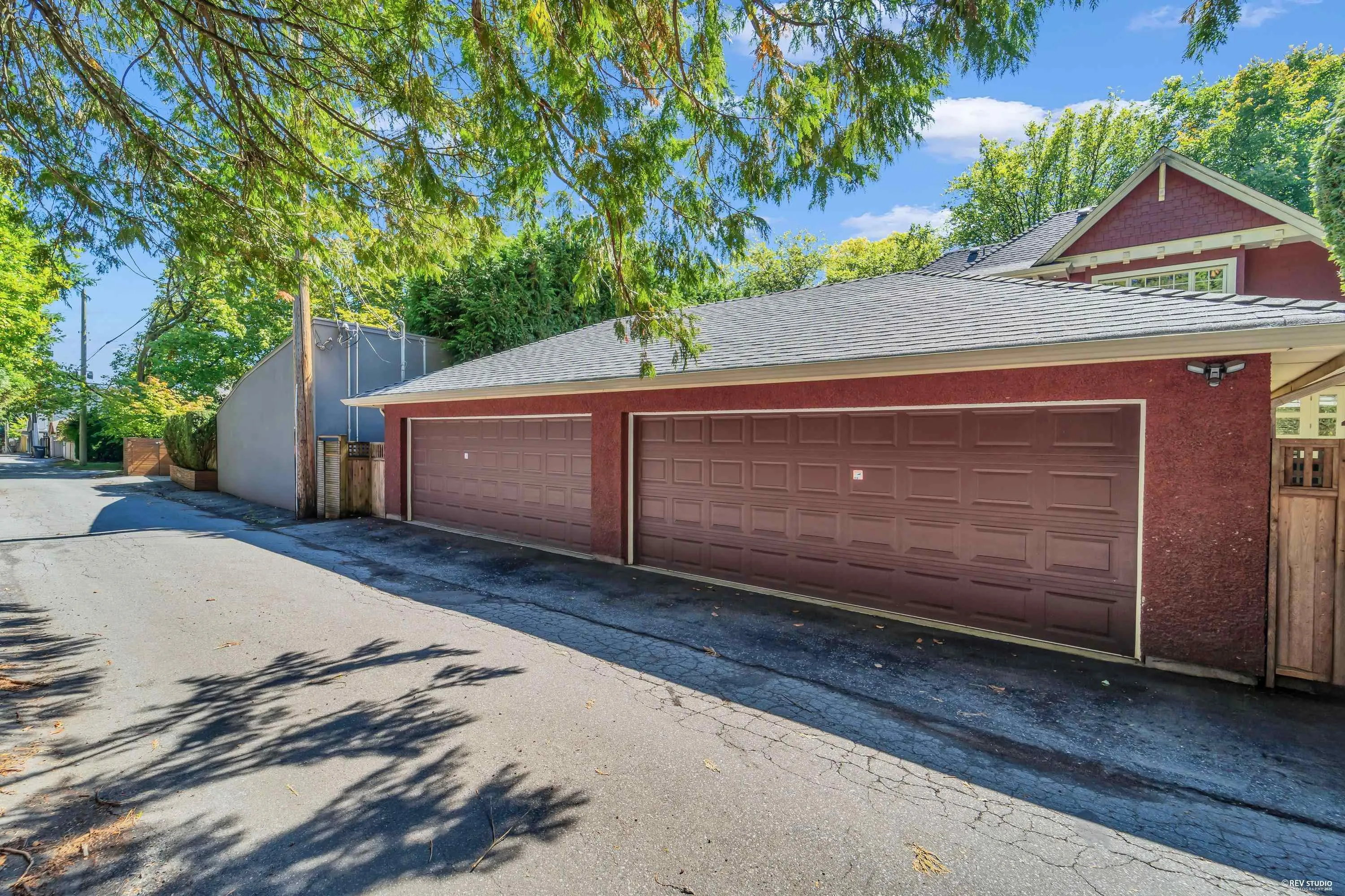1425 W 26th Avenue