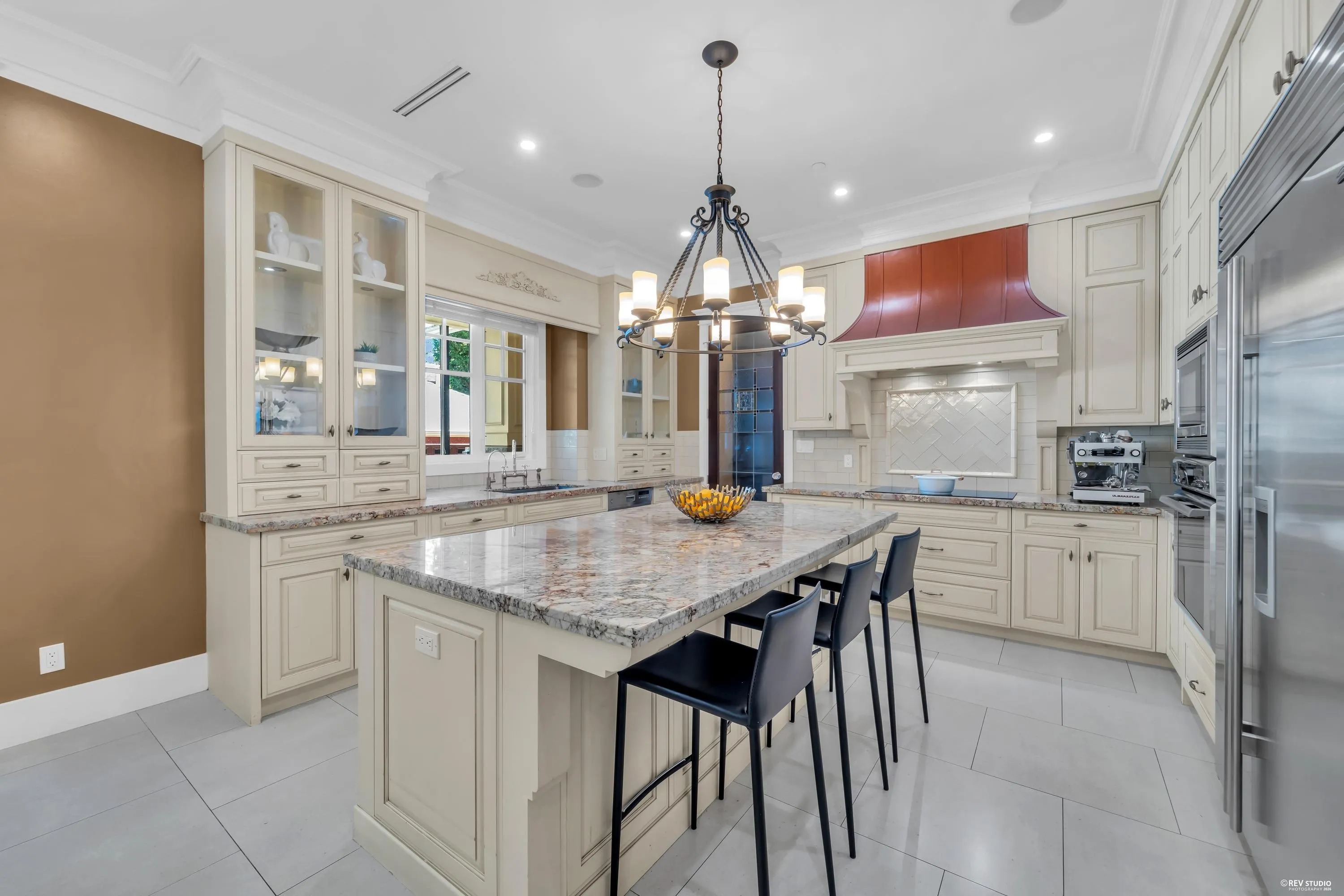 1425 W 26th Avenue