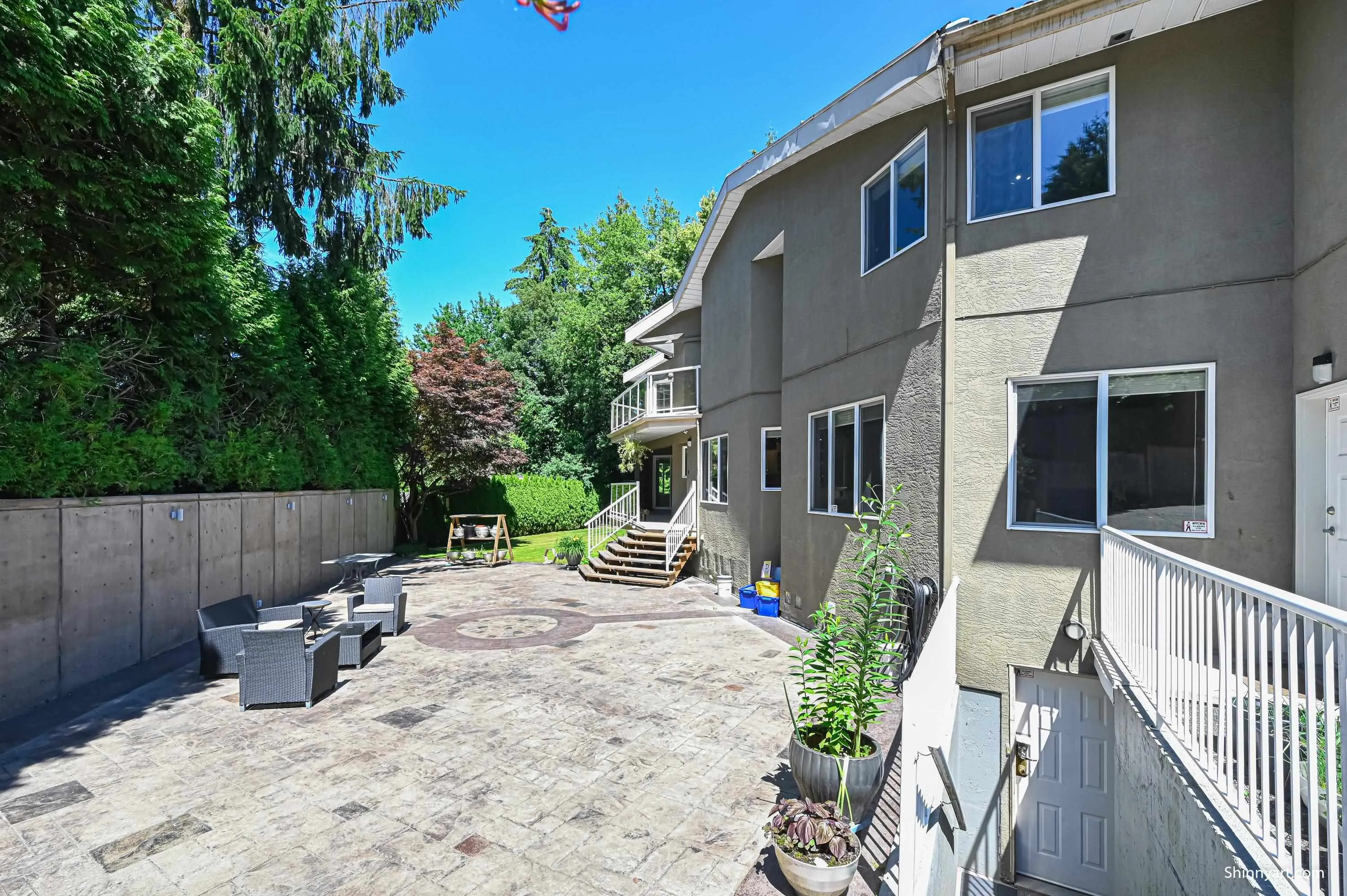 6339 Canada Way