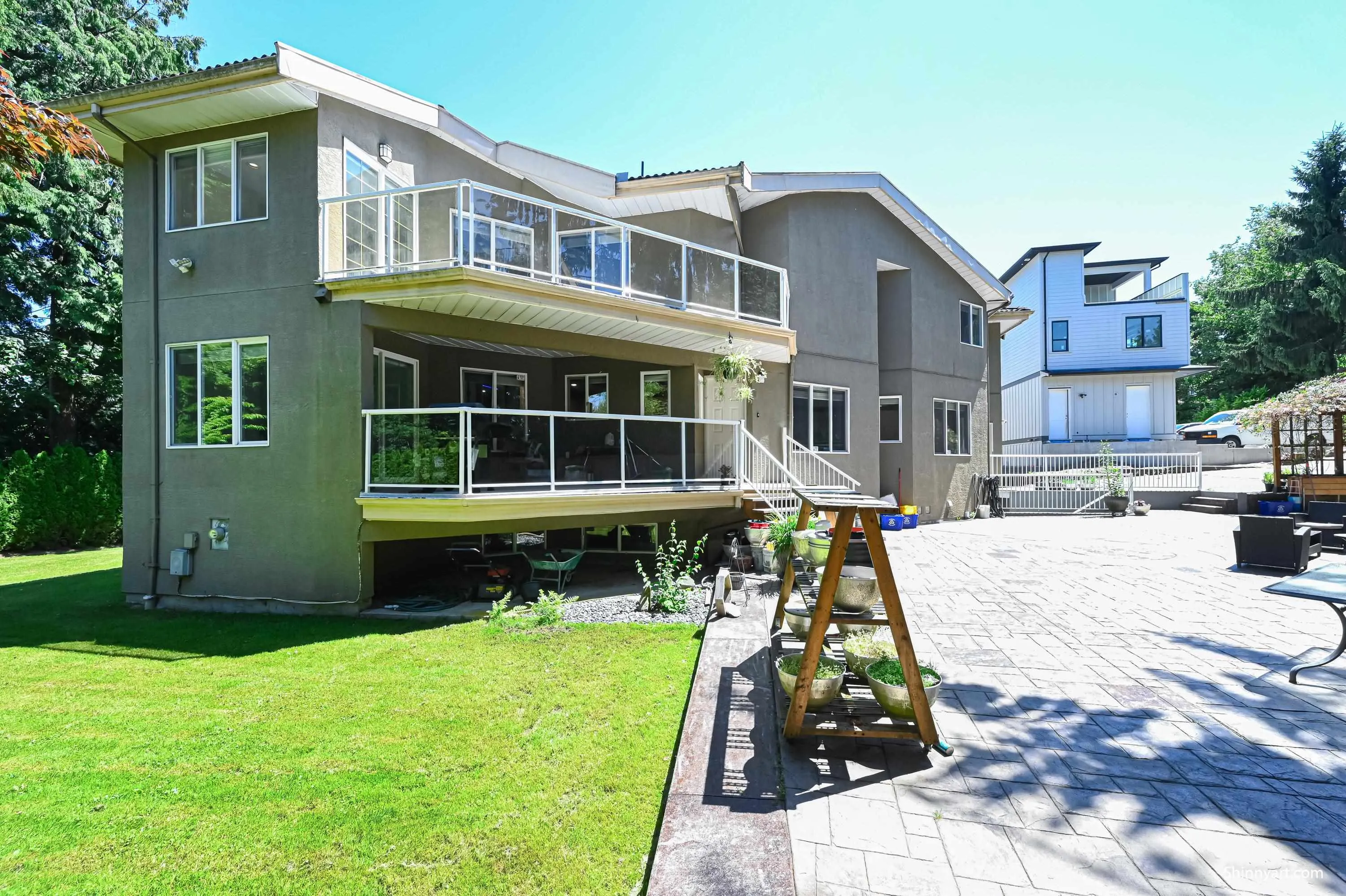 6339 Canada Way