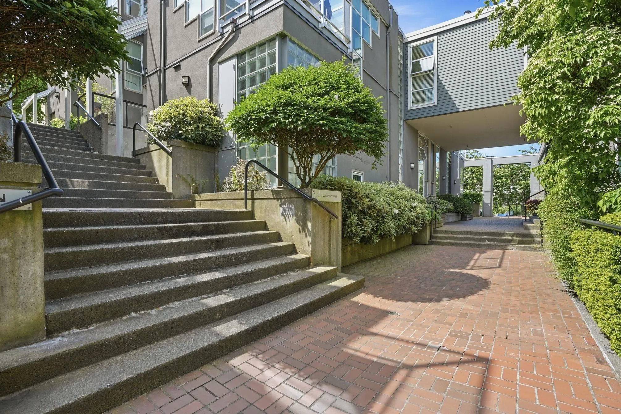 2224 Spruce Street