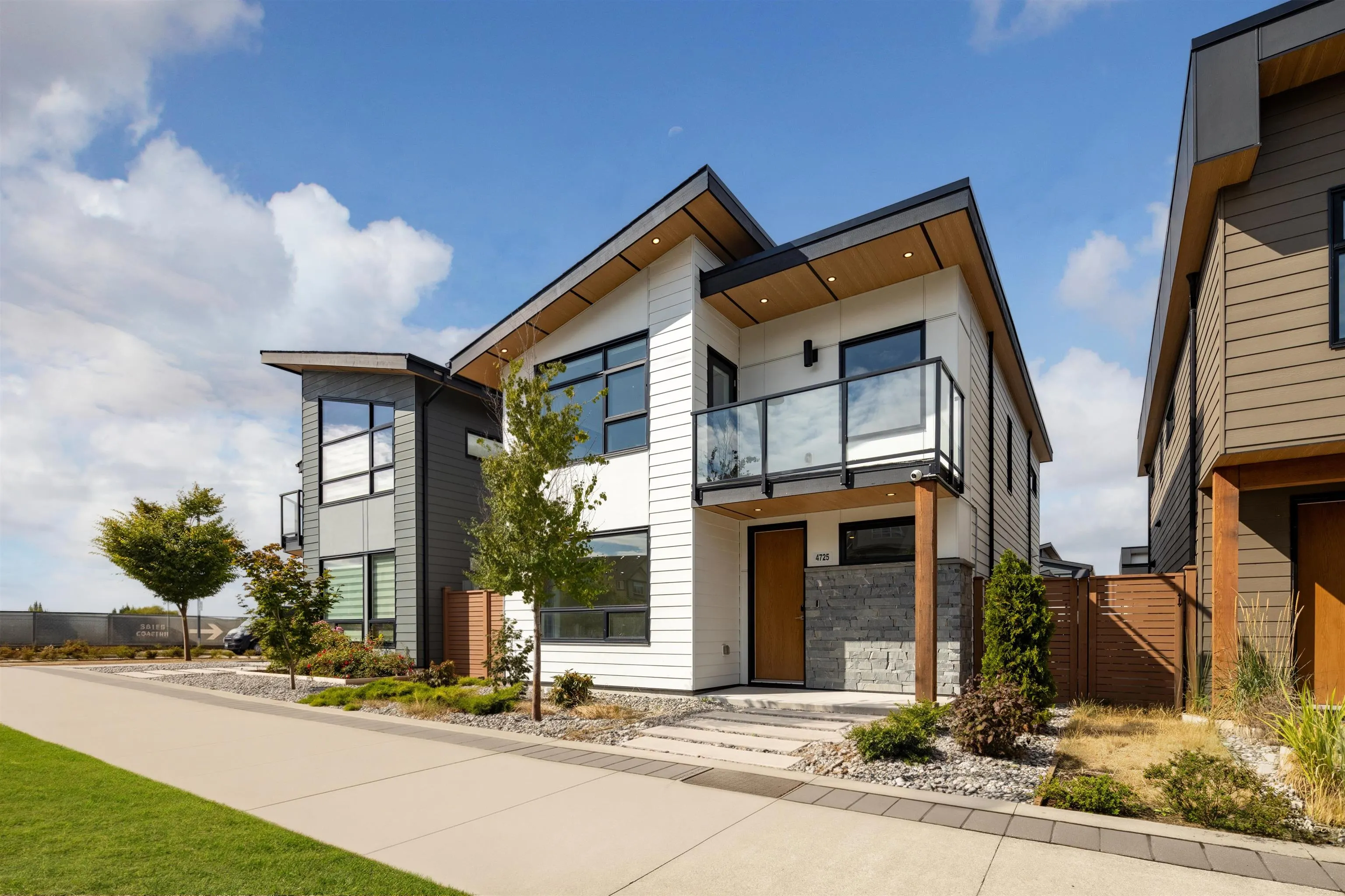 4725 Blue Heron Way