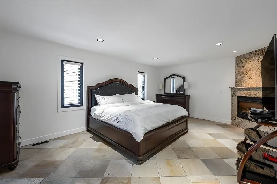14647 Marine Drive