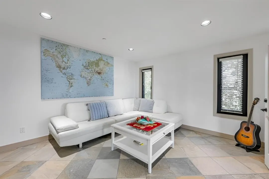 14647 Marine Drive
