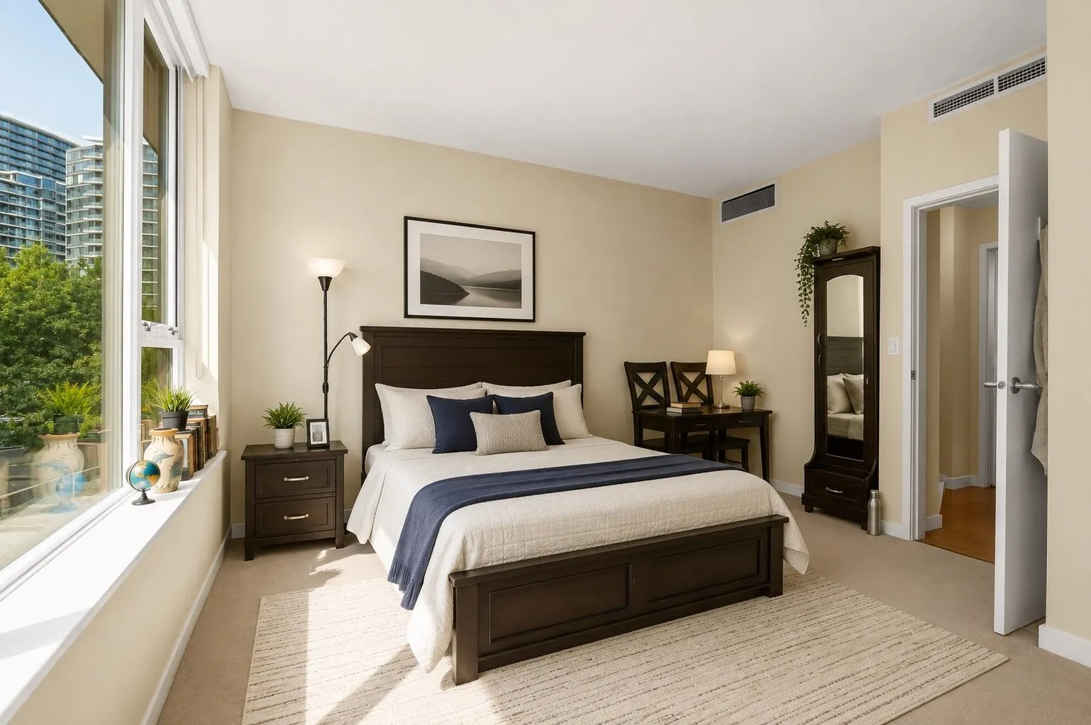 9 Smithe Mews #200