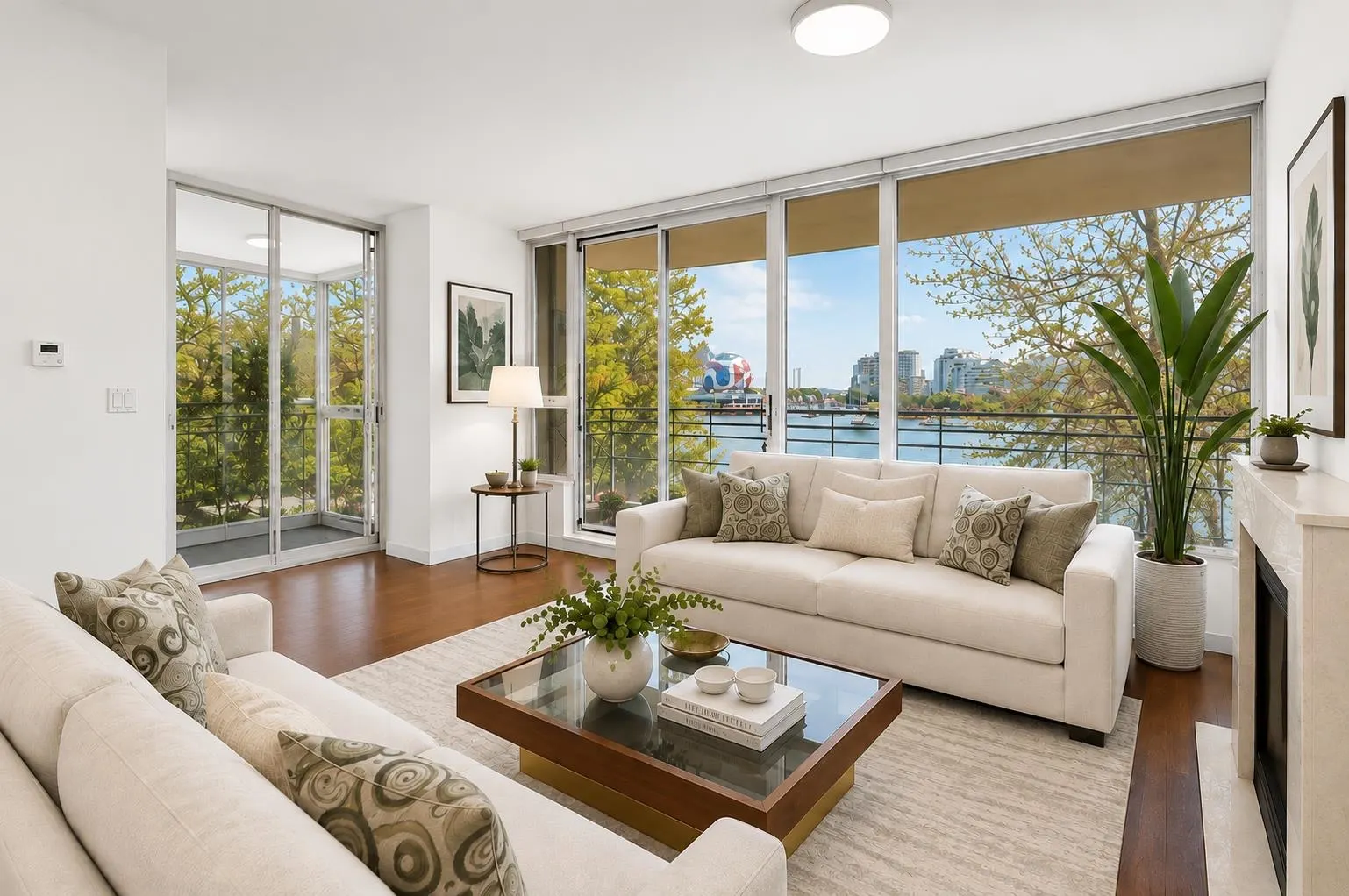 9 Smithe Mews #200