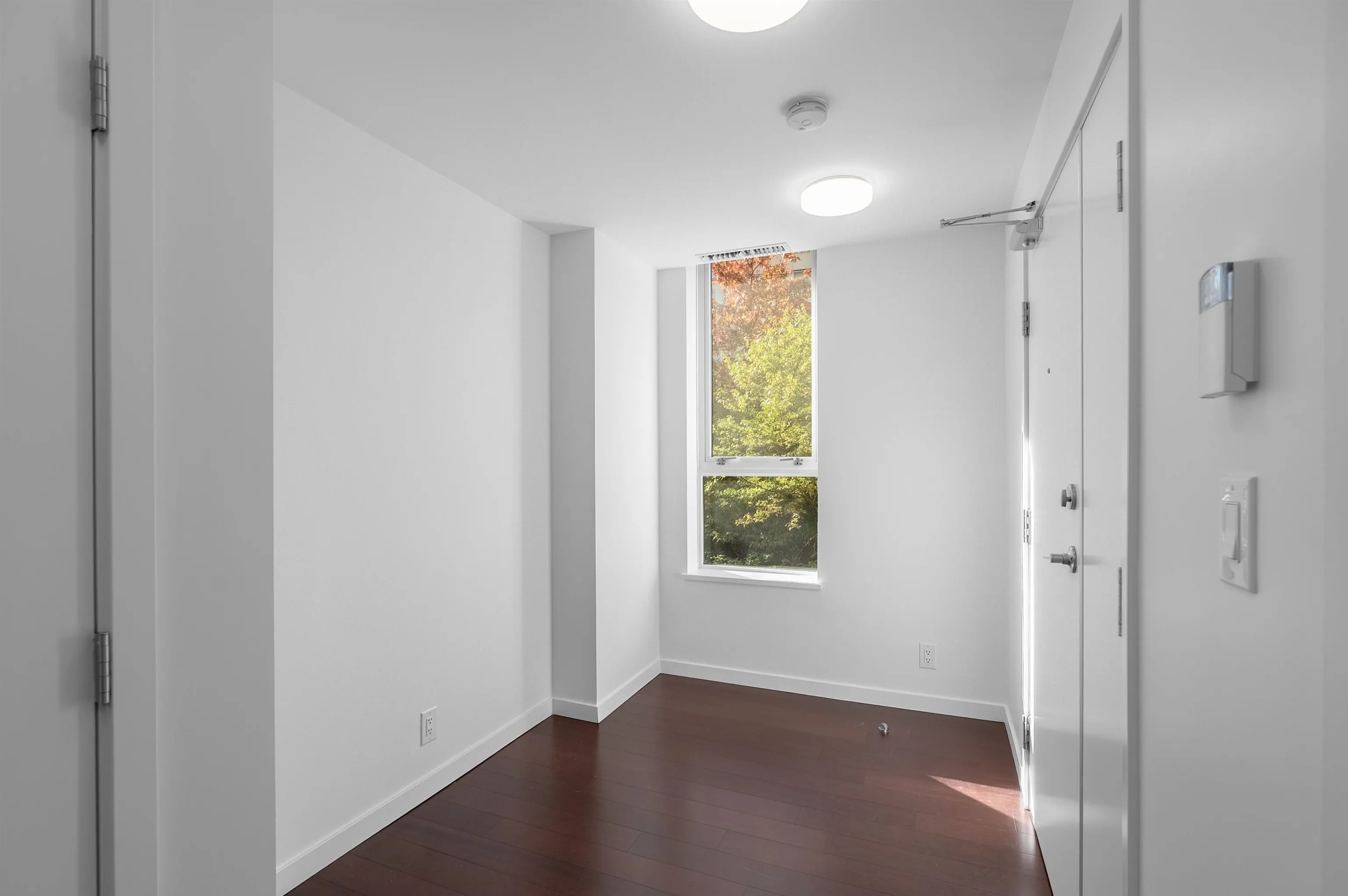 9 Smithe Mews #200