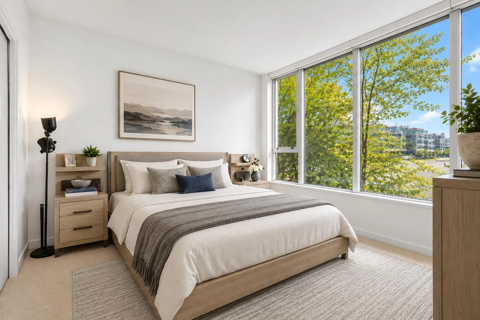 9 Smithe Mews #200