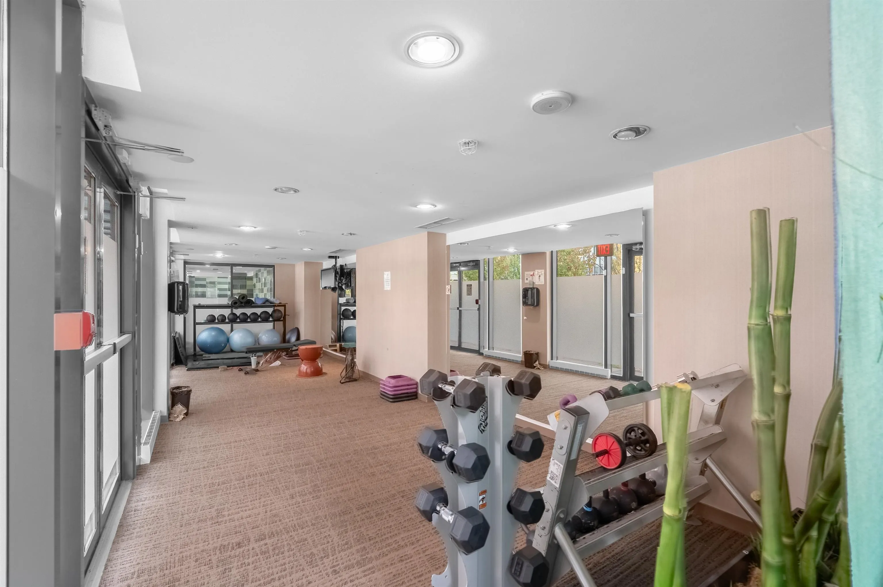 9 Smithe Mews #200