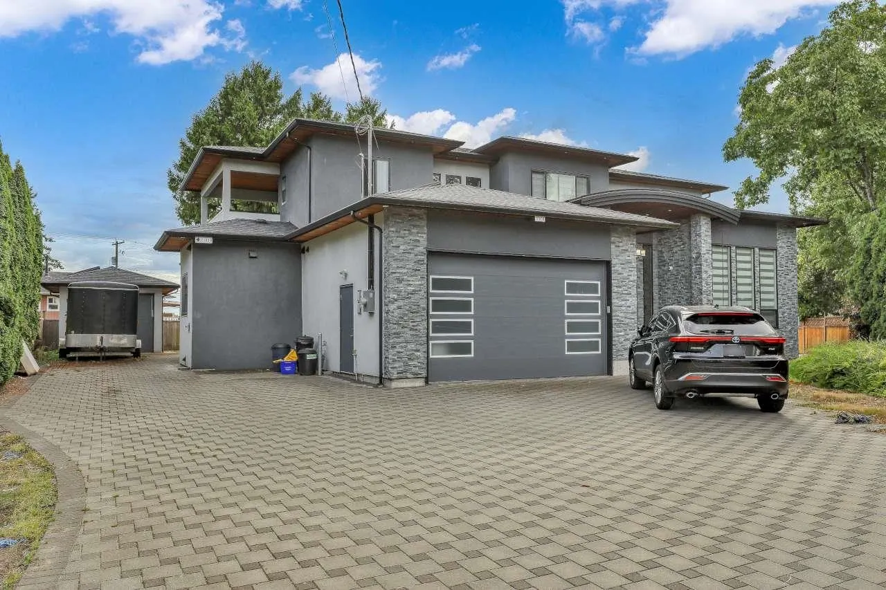 11890 Gilmour Crescent