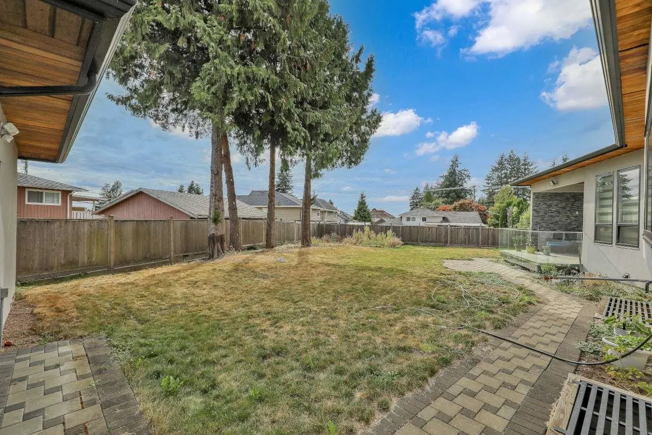 11890 Gilmour Crescent