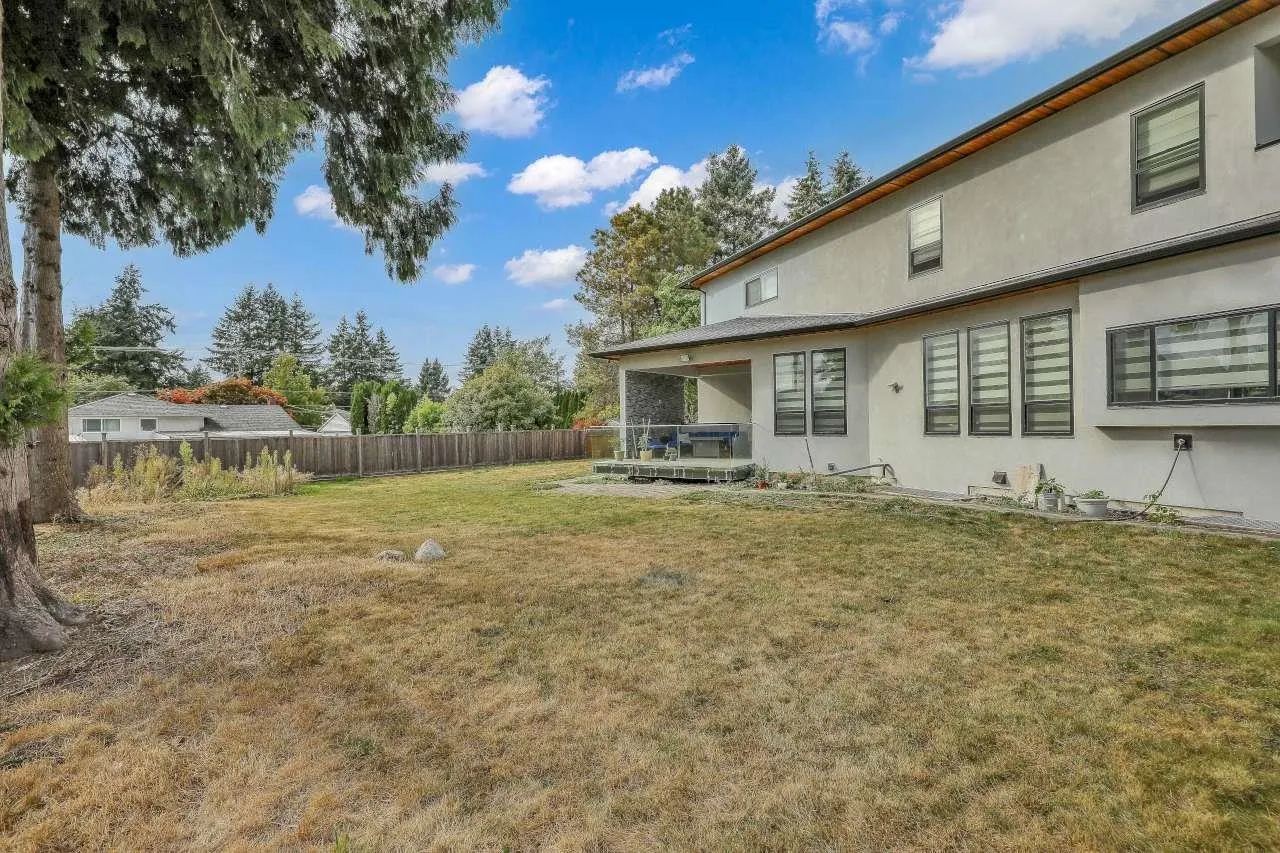 11890 Gilmour Crescent
