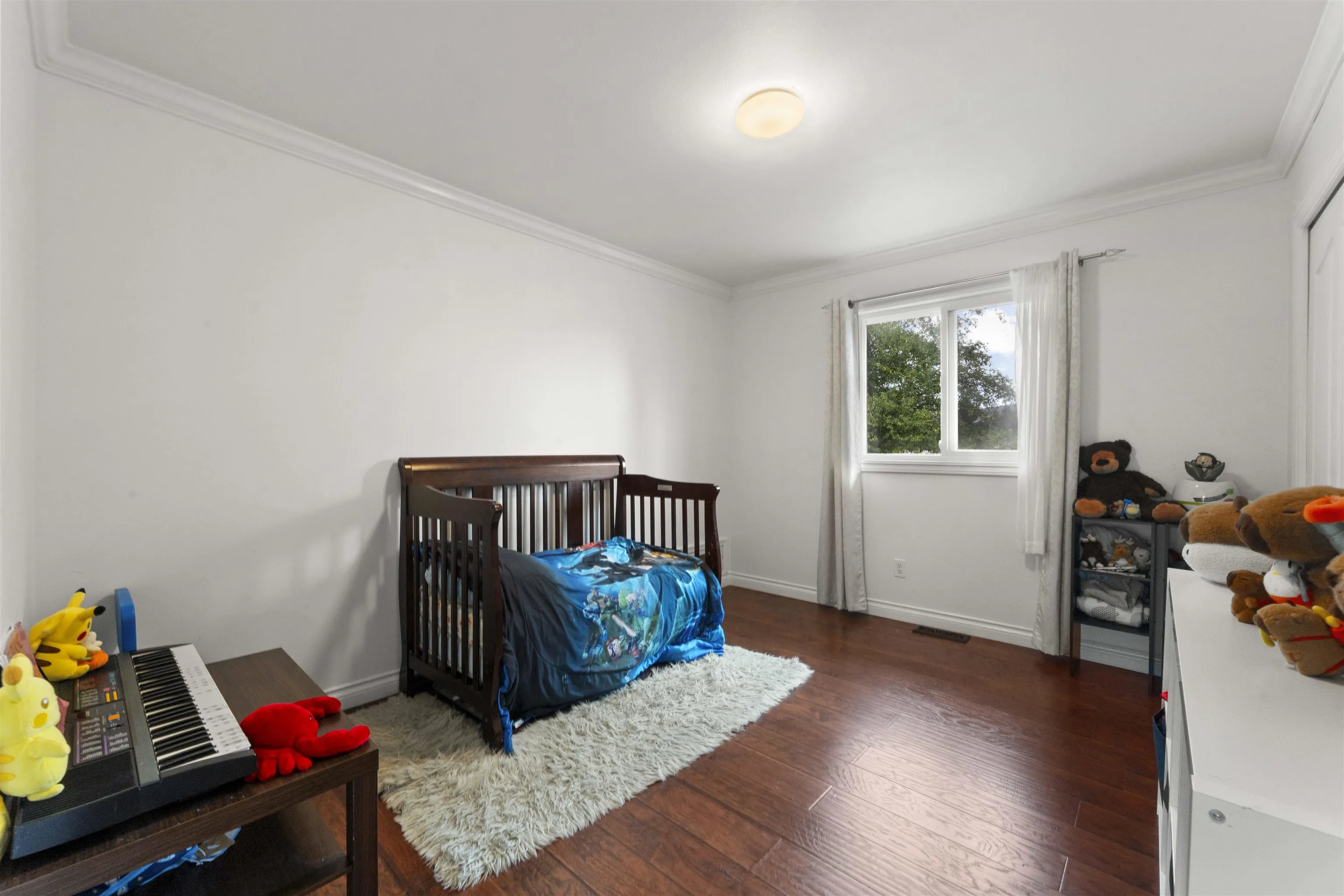 887 Riverside Drive