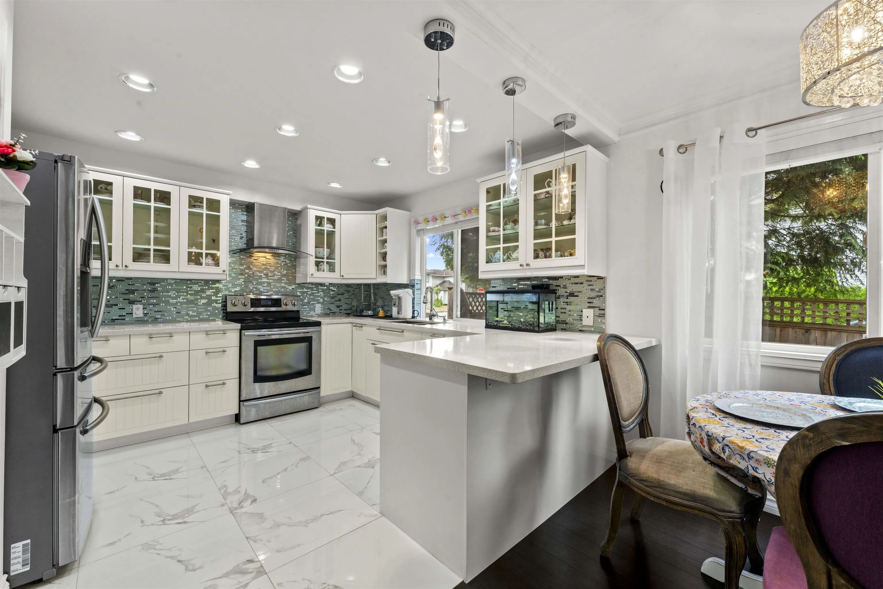 887 Riverside Drive