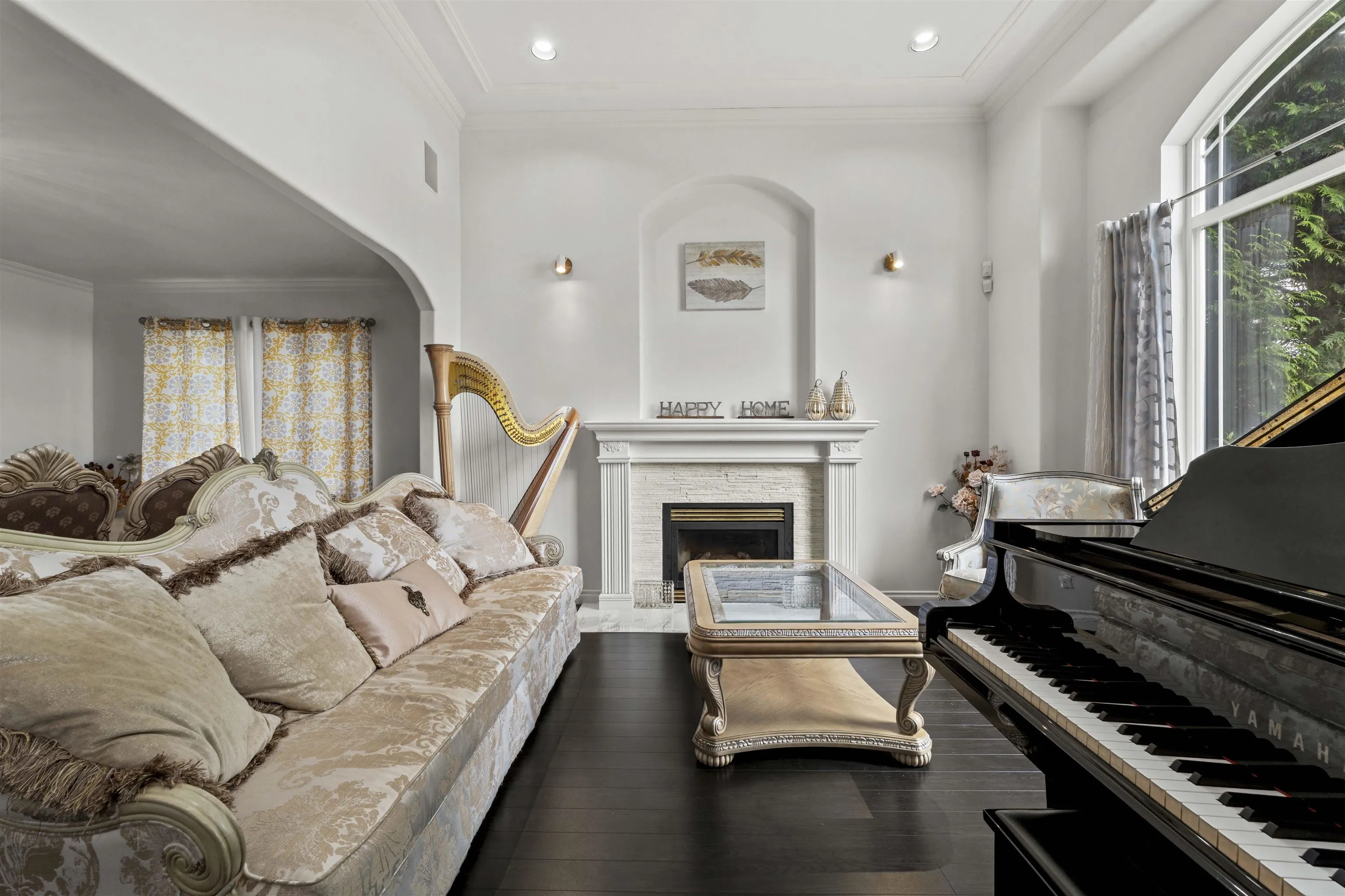 887 Riverside Drive
