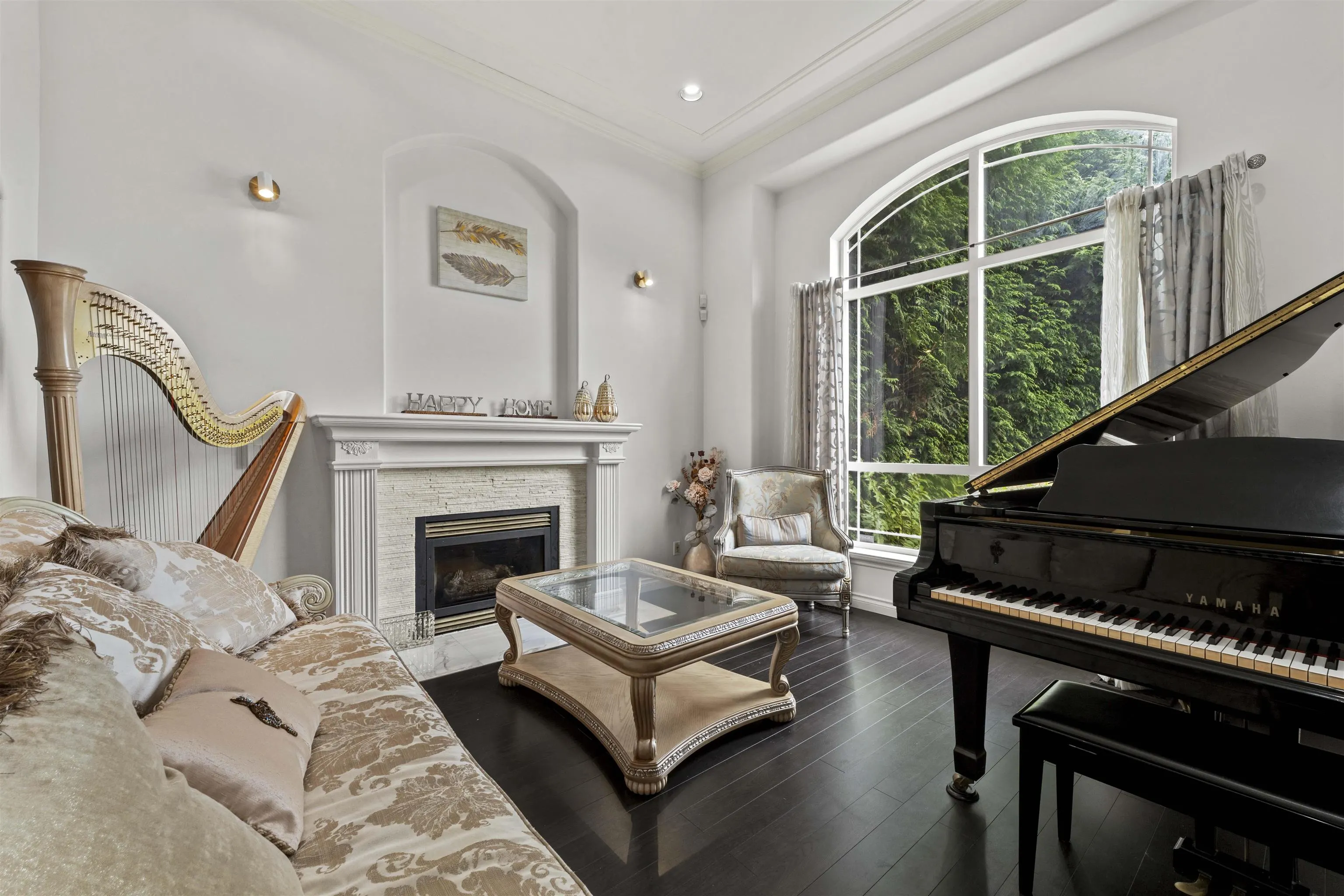 887 Riverside Drive