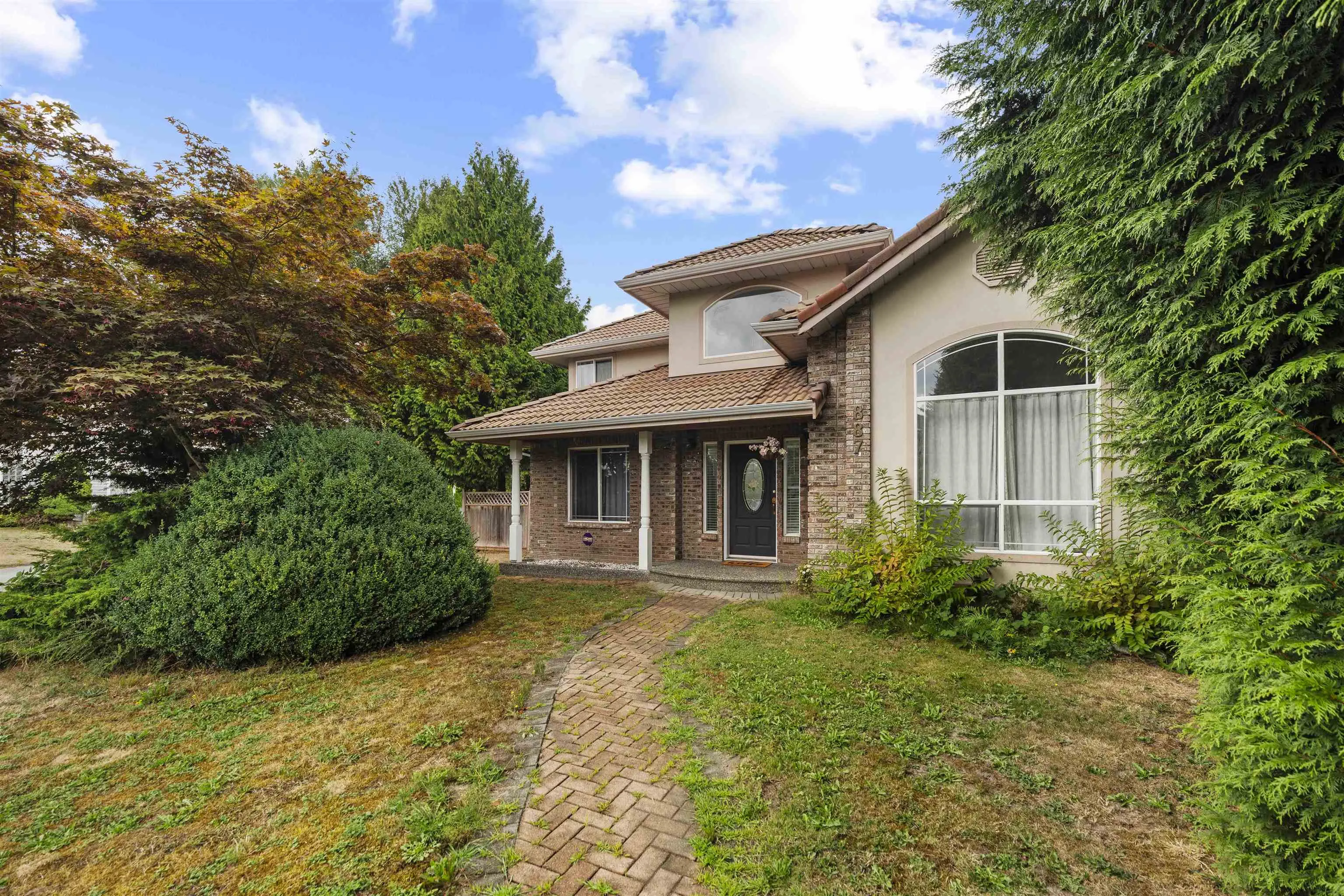 887 Riverside Drive