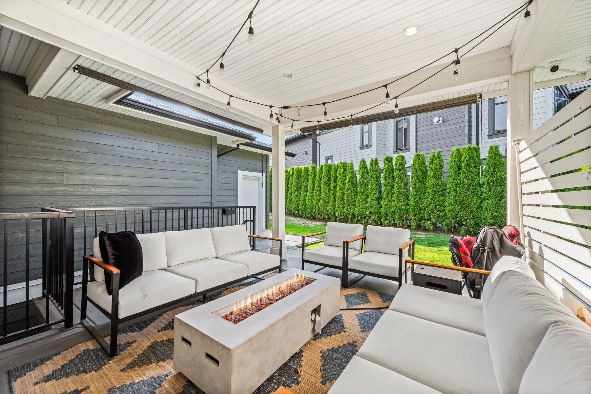 2732 Eagle Summit Crescent
