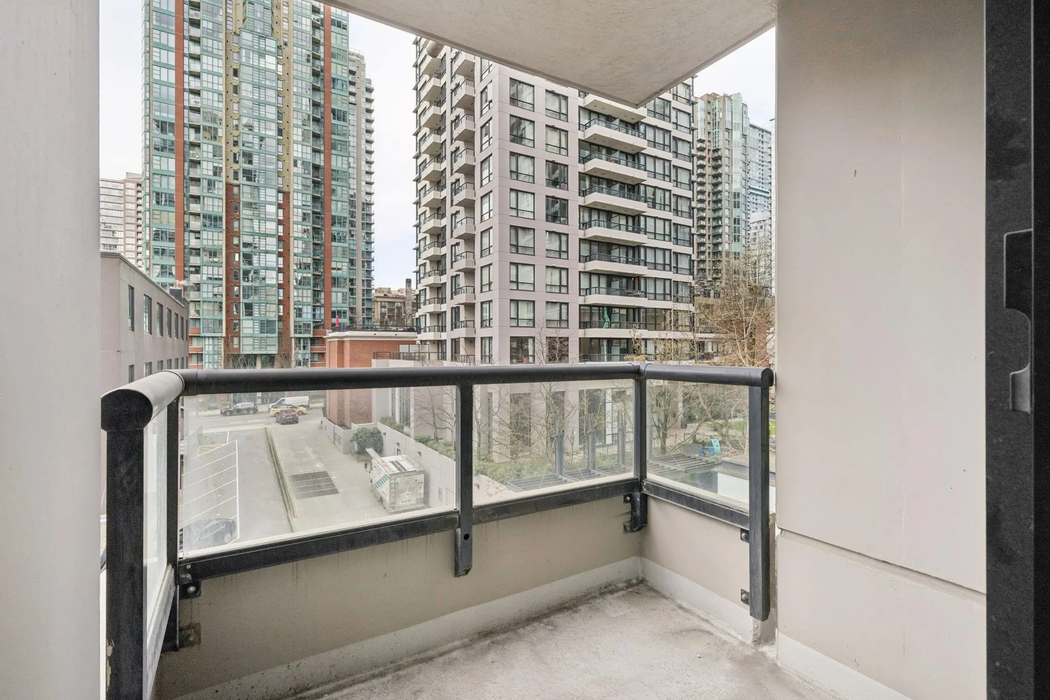 977 Mainland Street #502