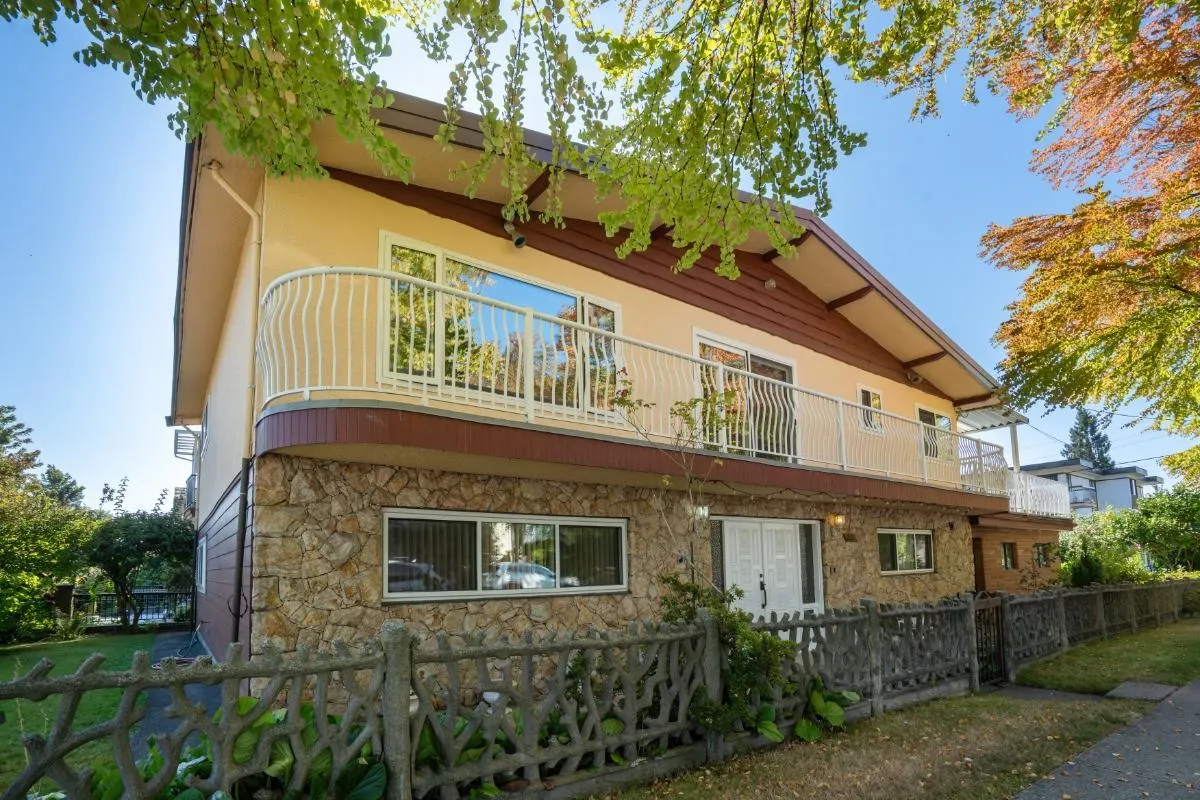 232 Macdonald Avenue