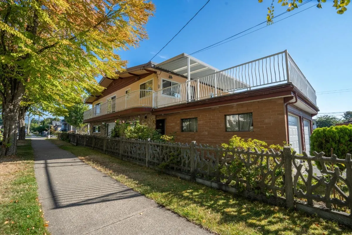 232 Macdonald Avenue