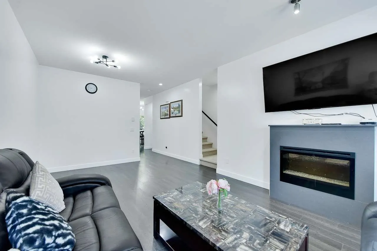 13864 Hyland Road #10