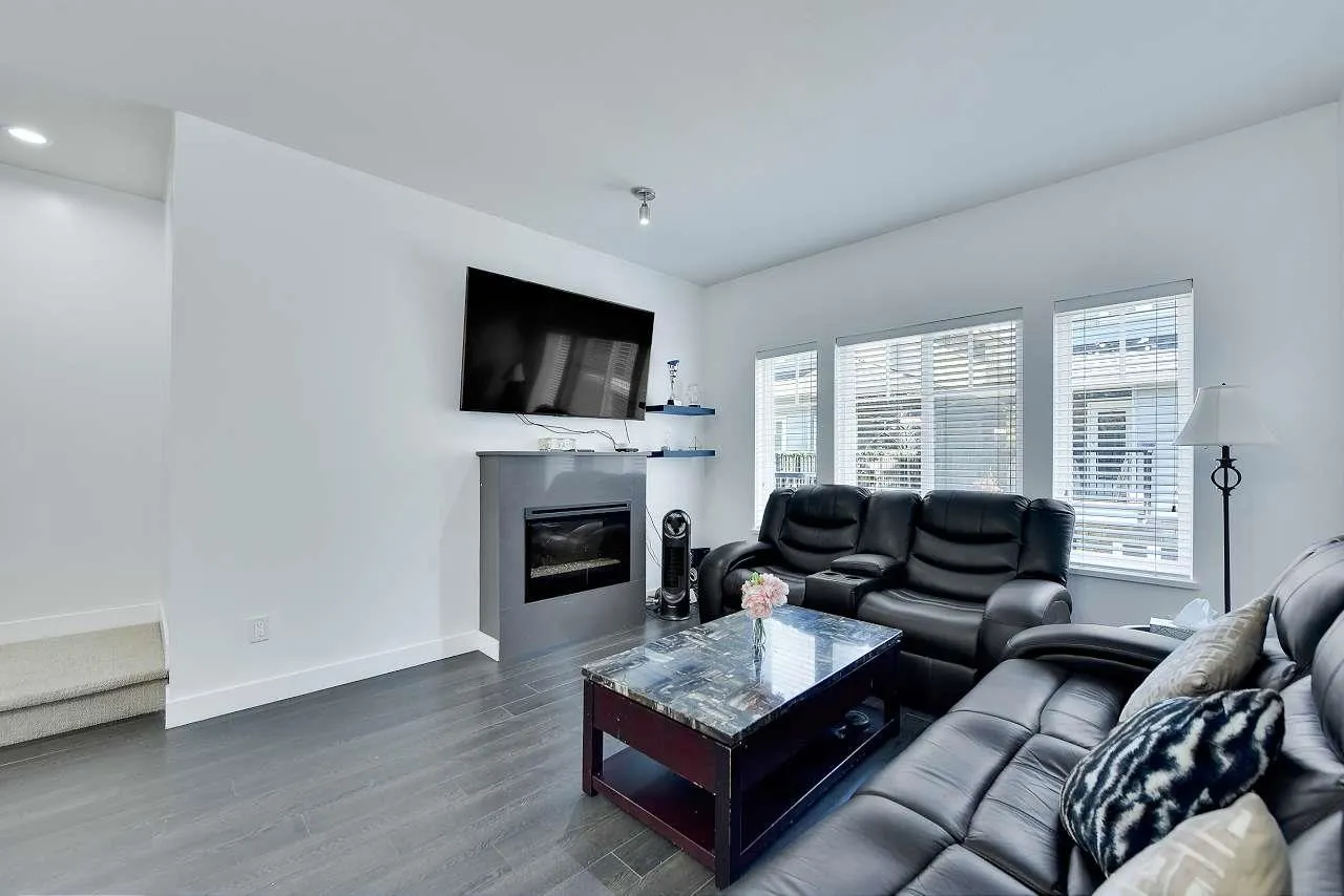13864 Hyland Road #10