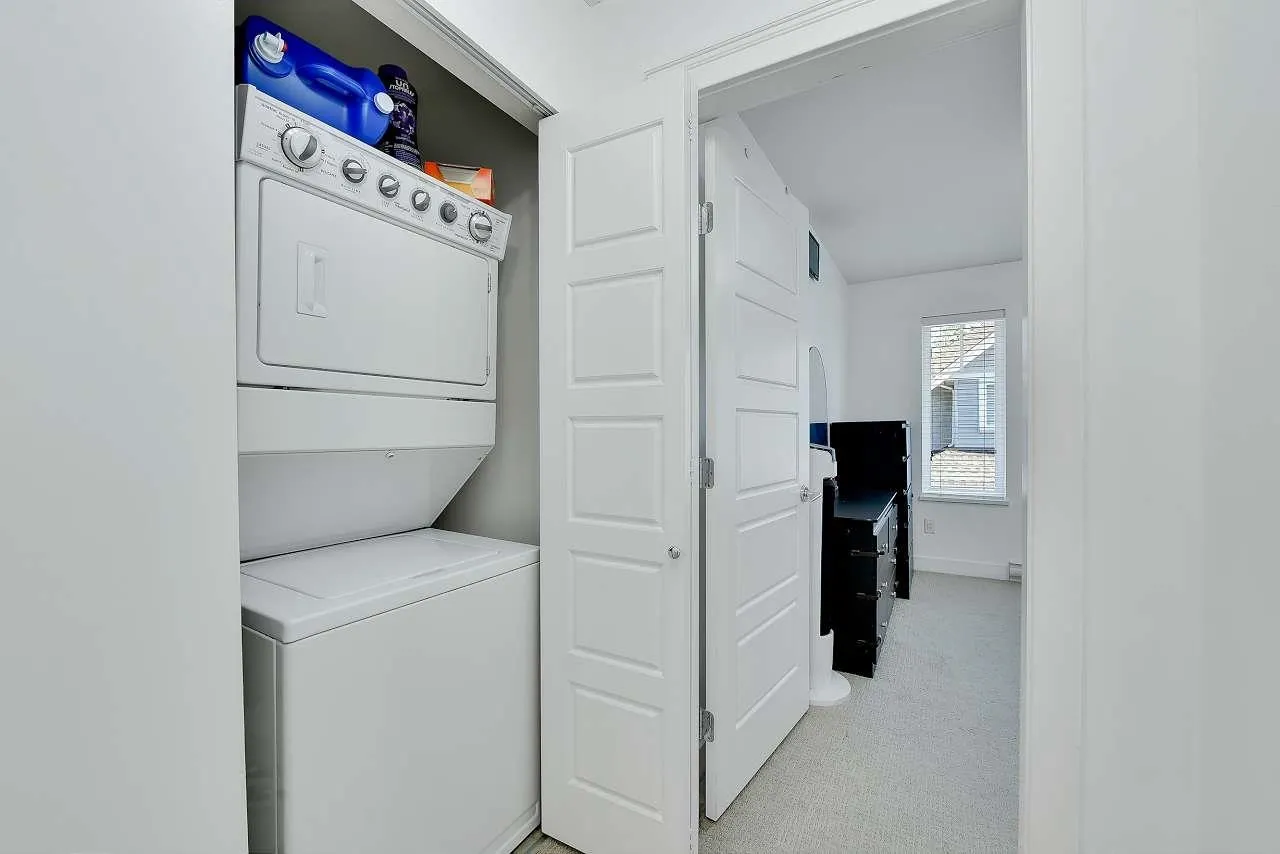13864 Hyland Road #10
