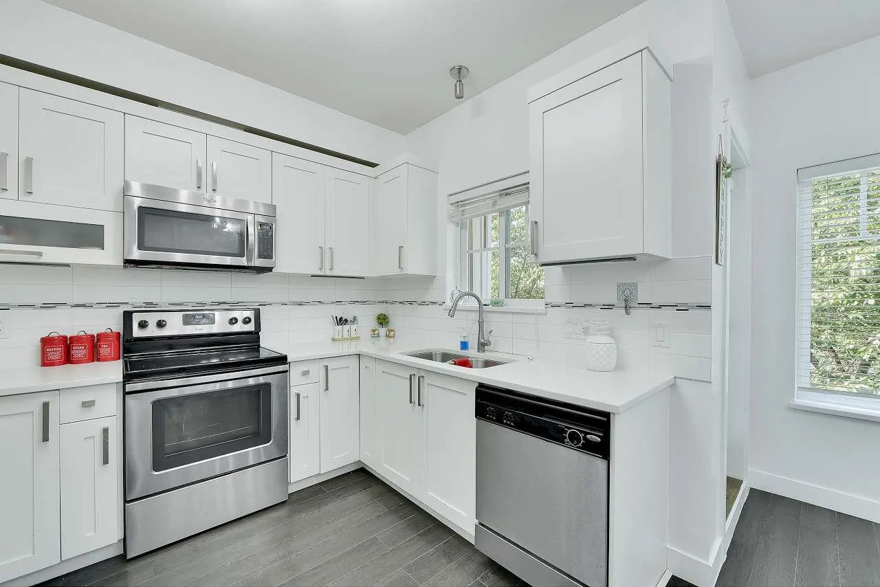 13864 Hyland Road #10