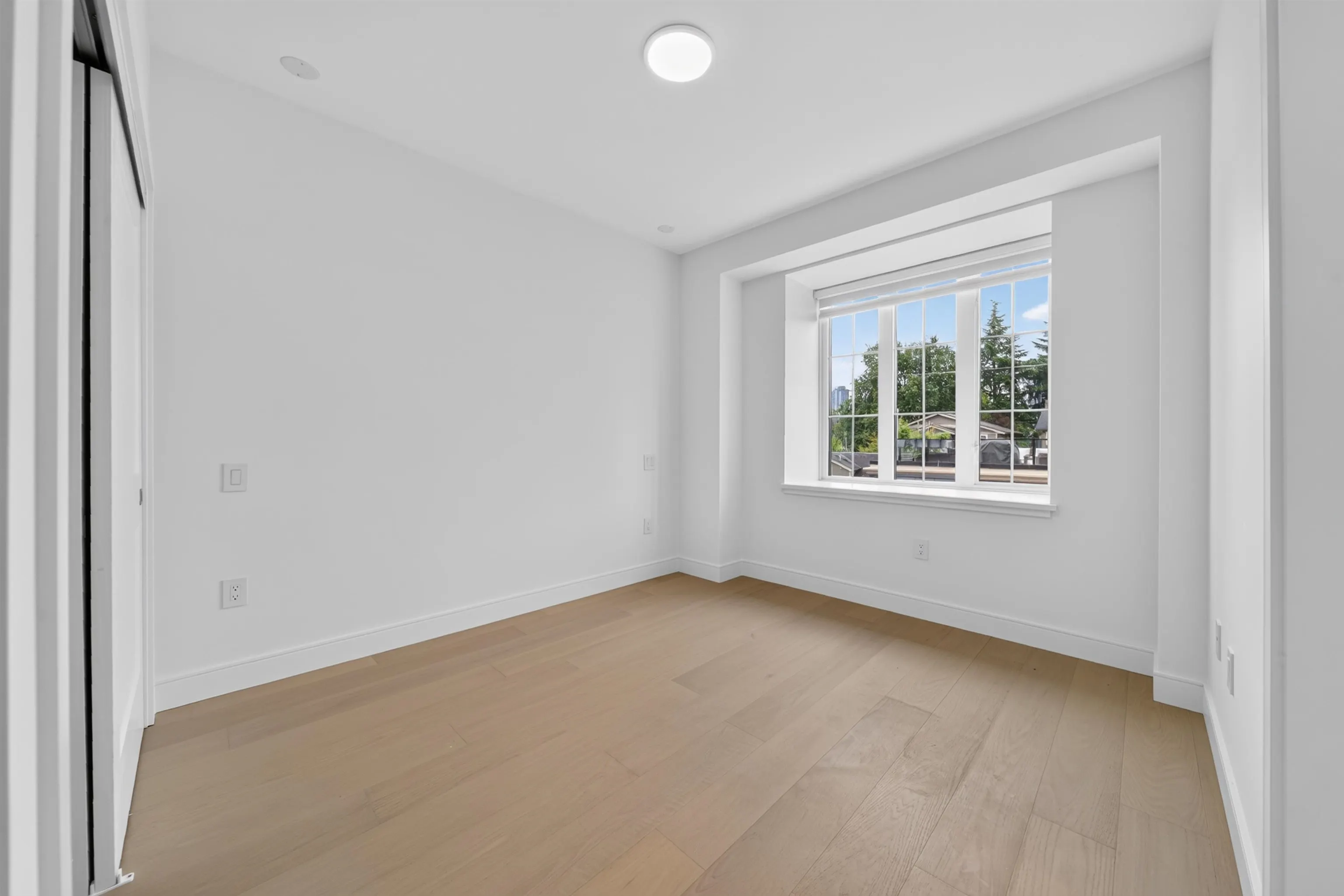 918 W 32nd Avenue #208