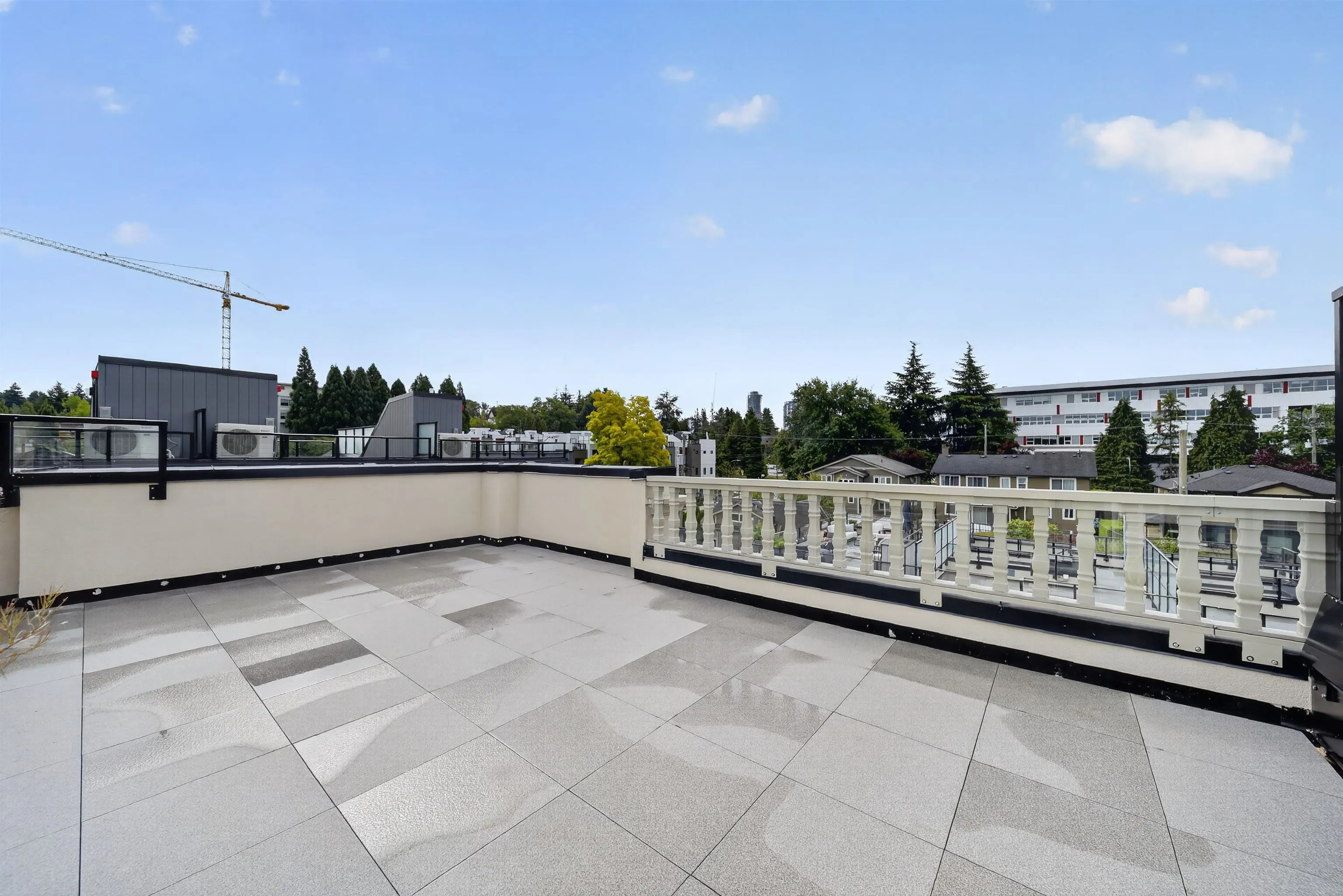 918 W 32nd Avenue #208