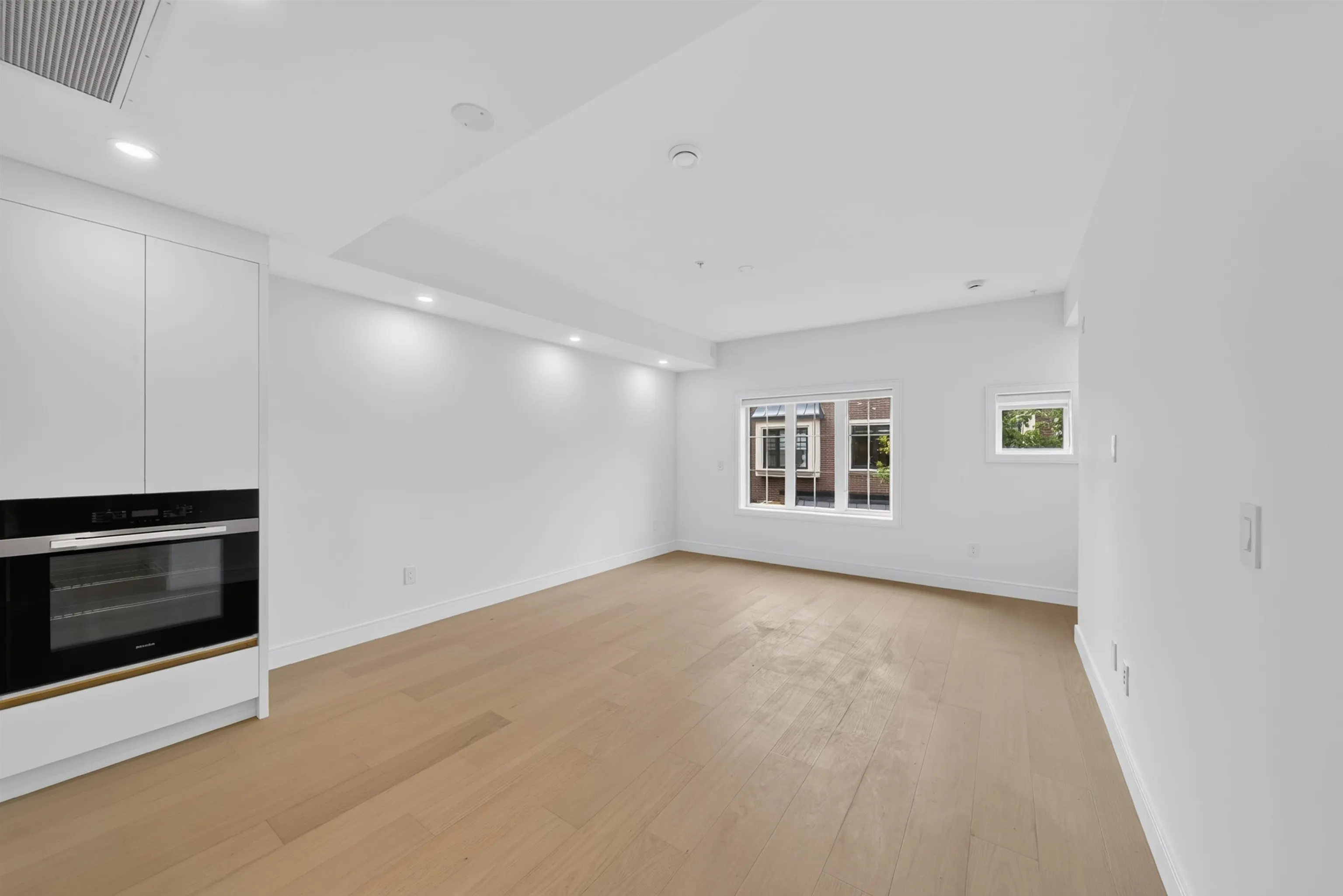 918 W 32nd Avenue #208