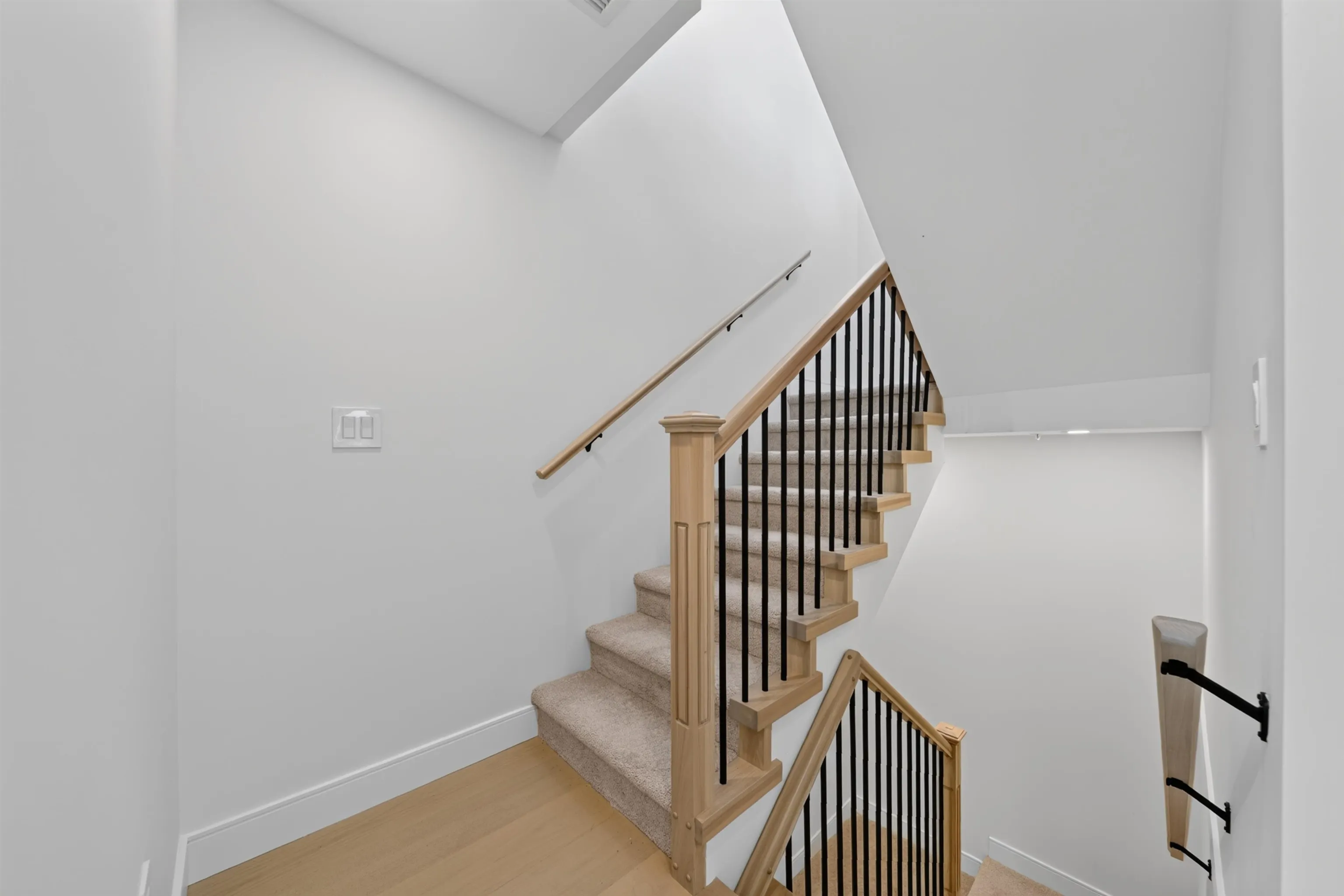 918 W 32nd Avenue #208
