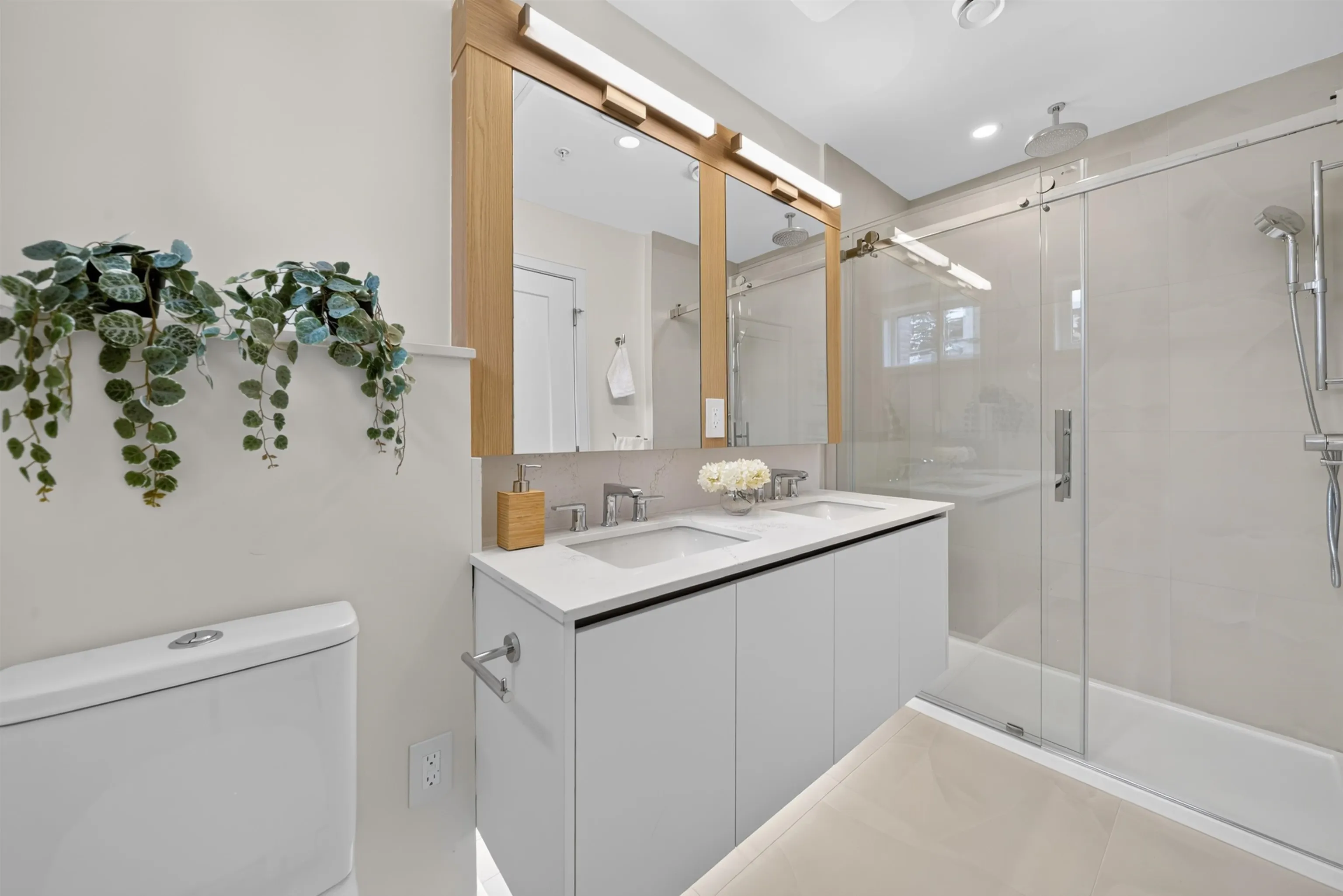 918 W 32nd Avenue #110
