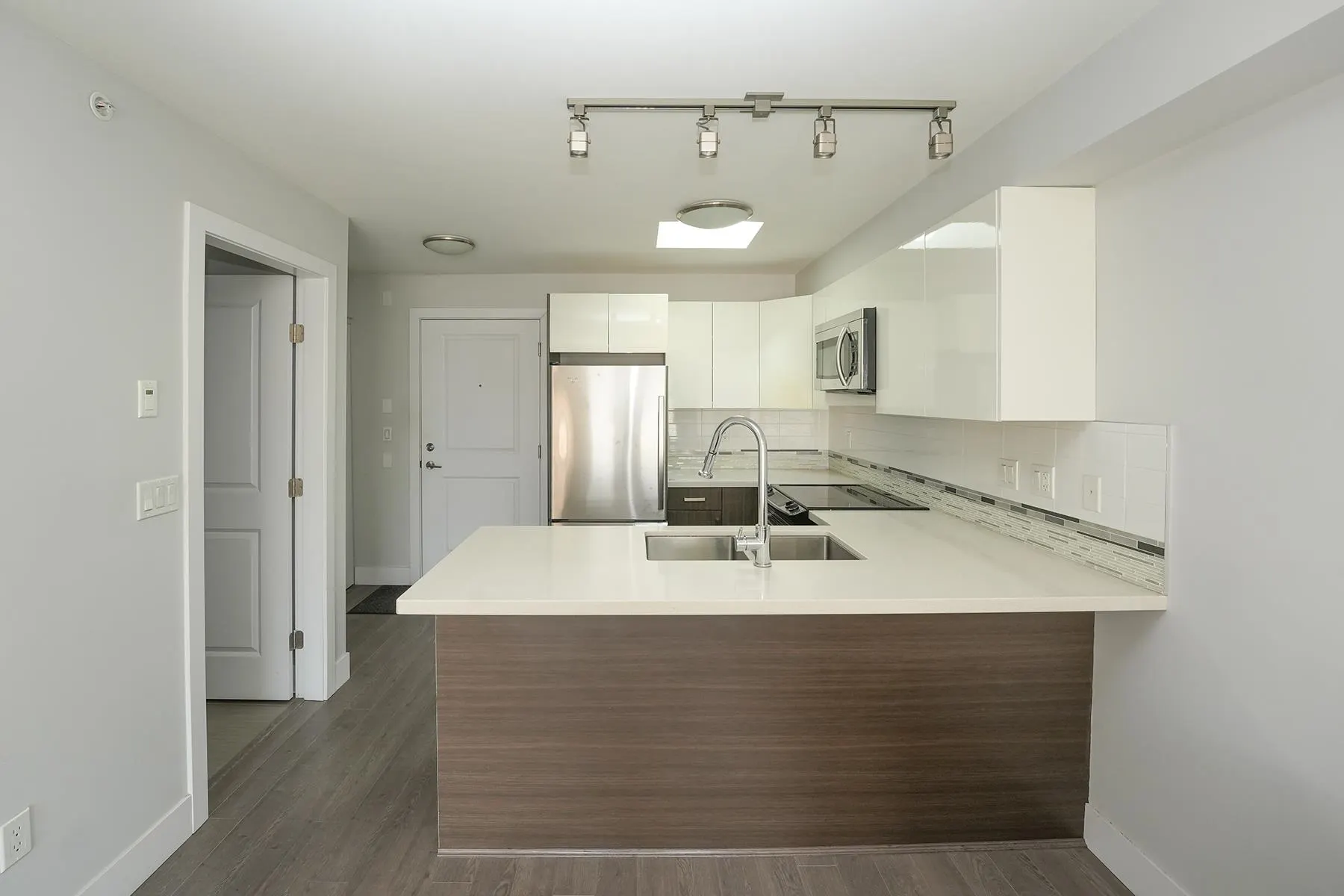 2408 E Broadway #403