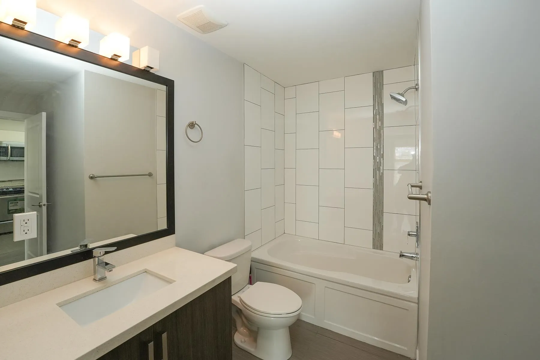 2408 E Broadway #403