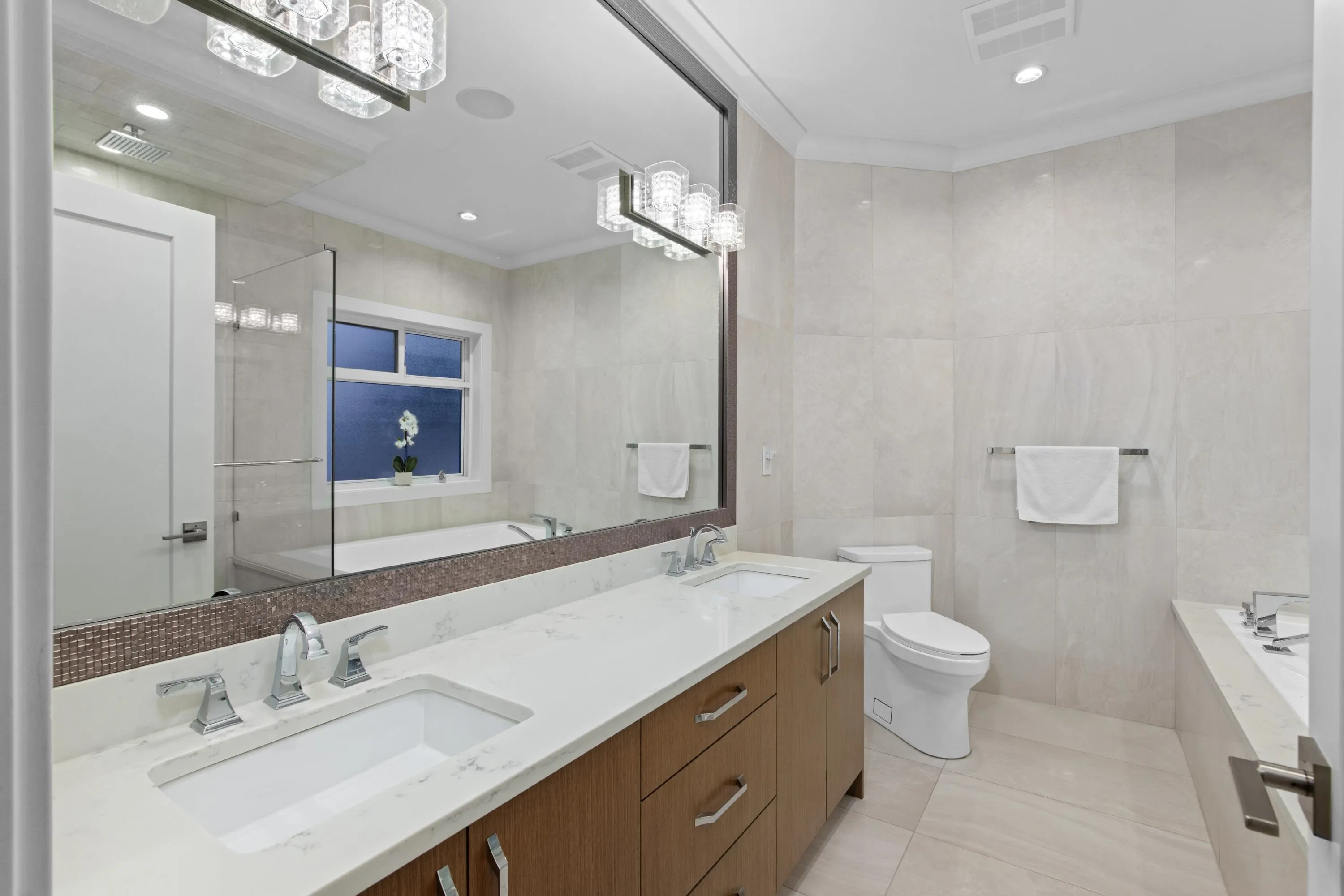 19031 60b Avenue