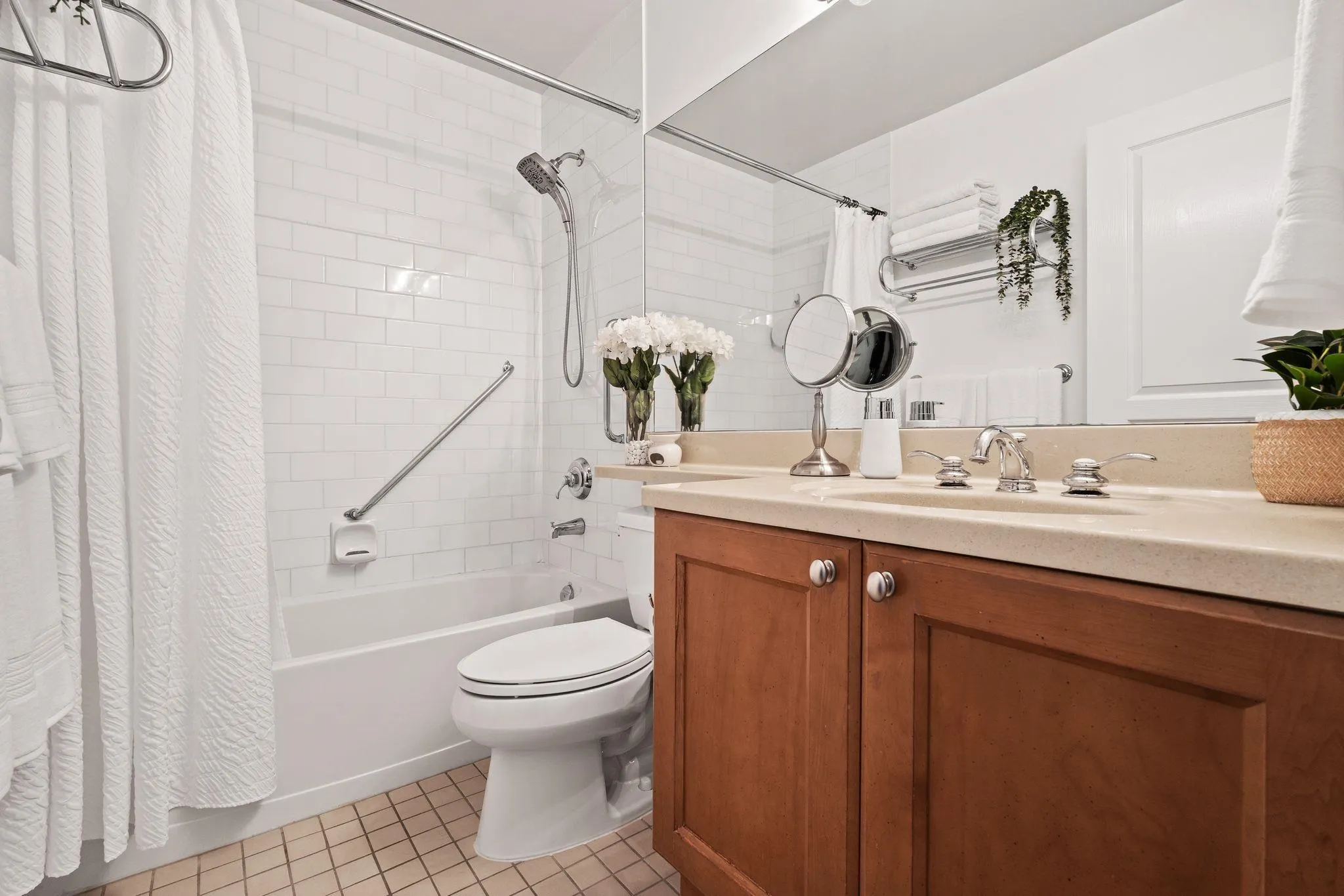 5790 East Boulevard #330