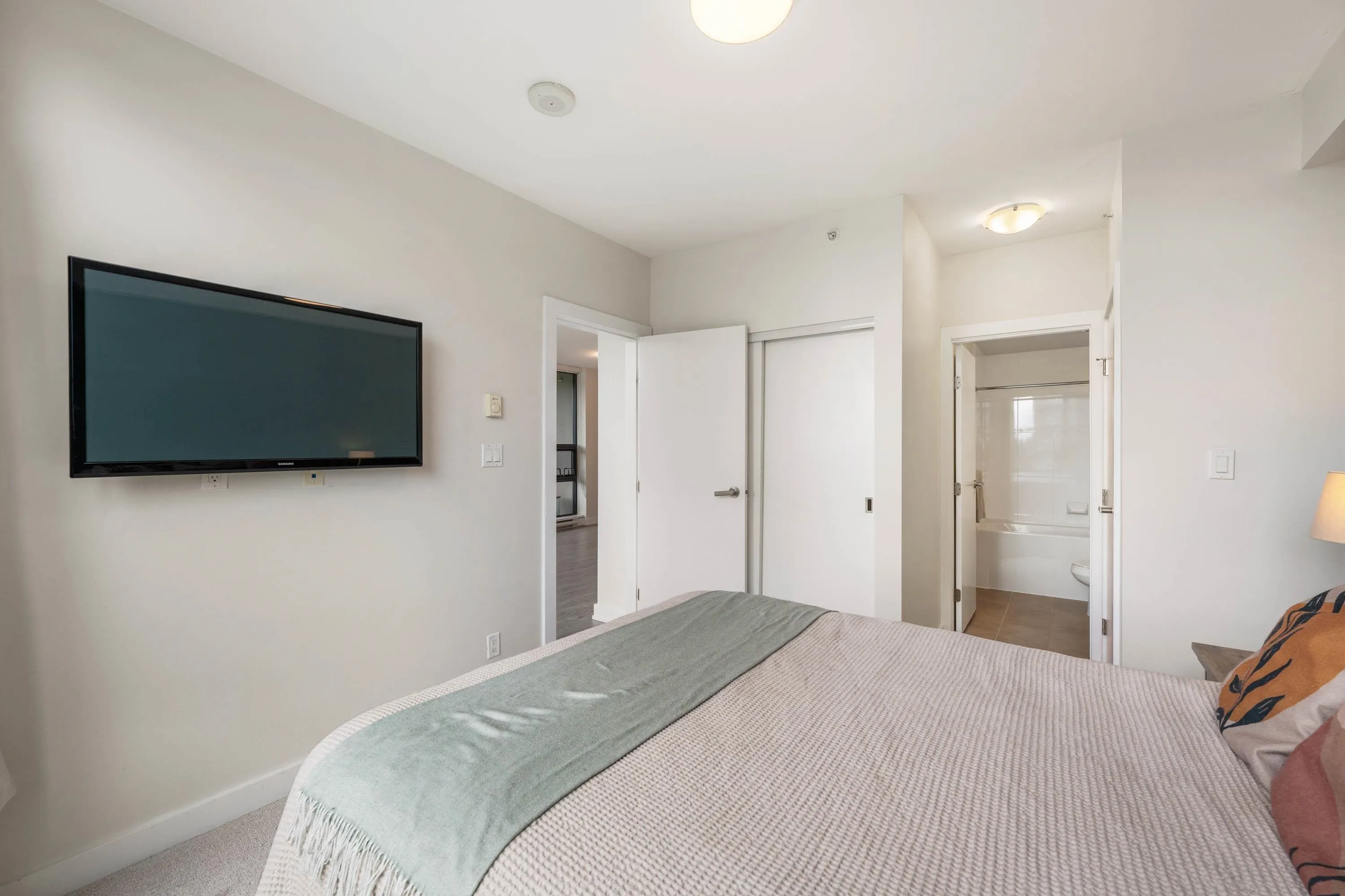 301 Capilano Road #1707