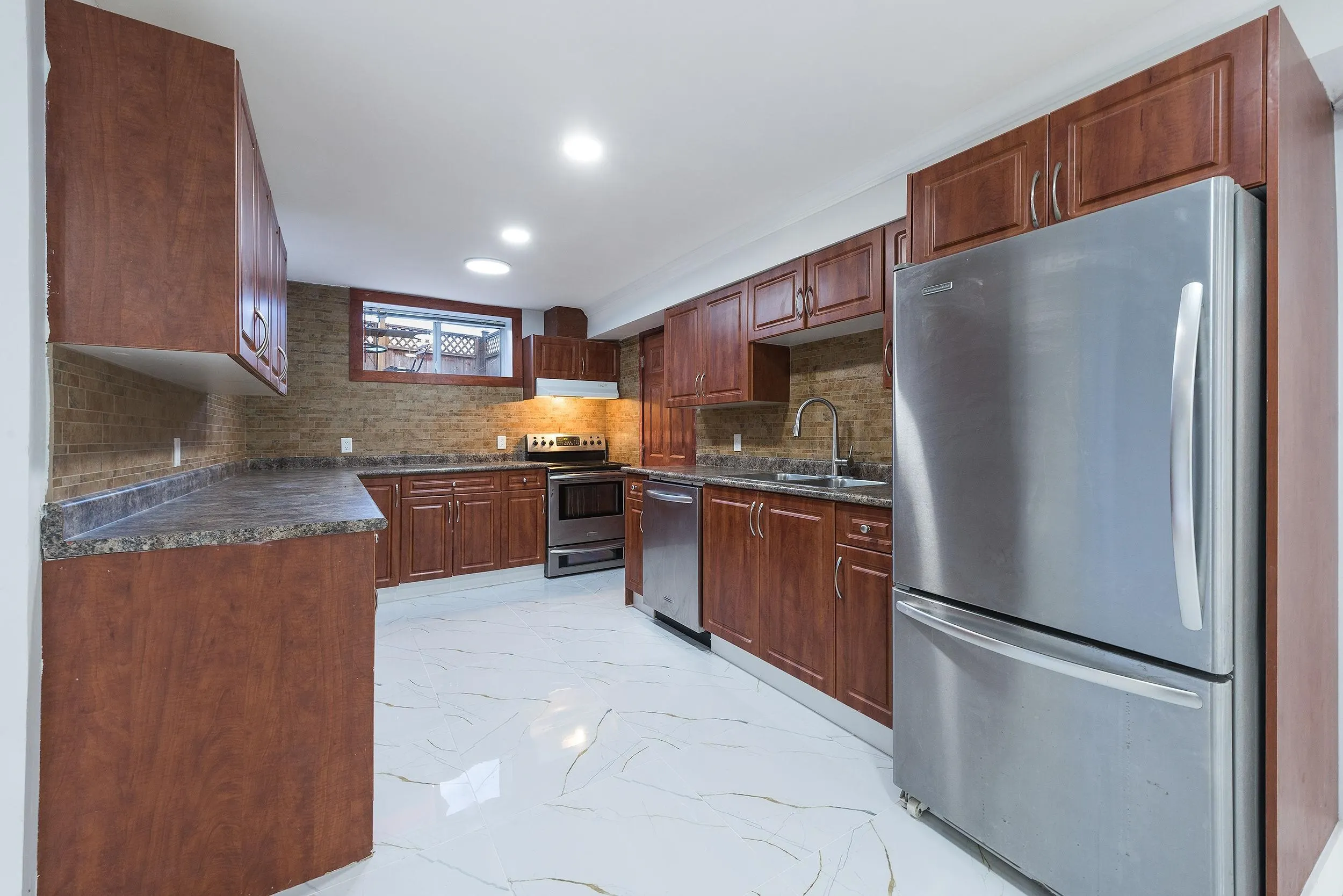 1545 Salal Crescent