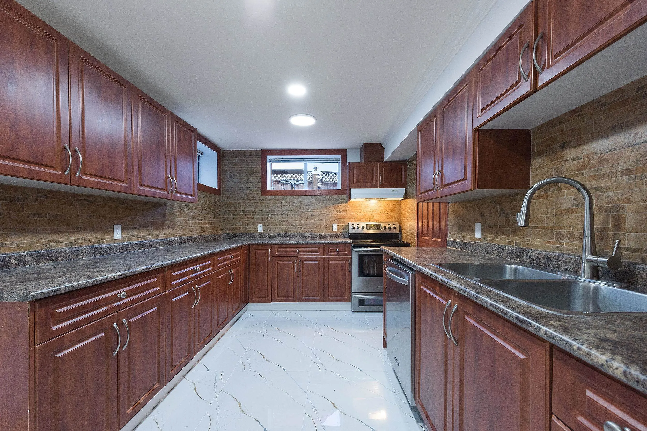1545 Salal Crescent