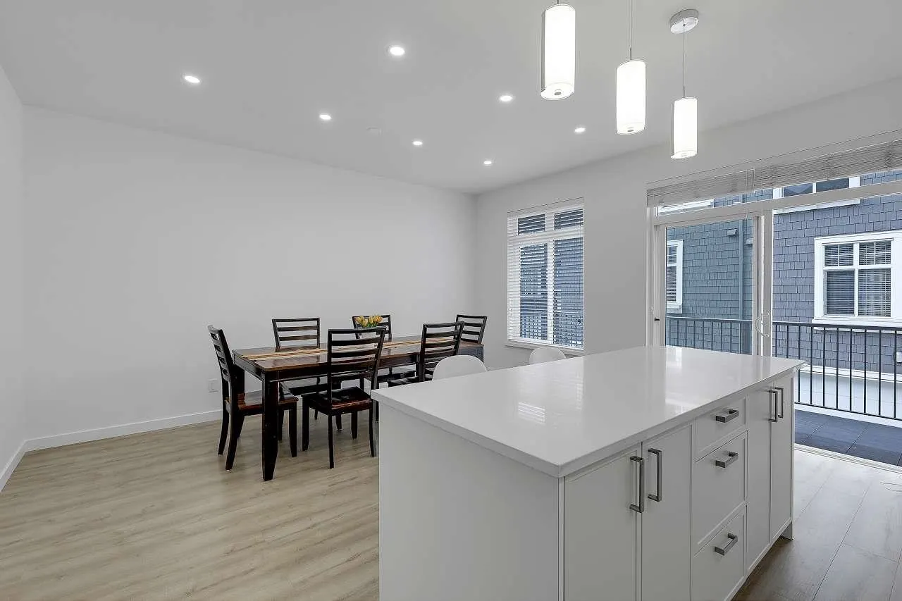 10433 158 Street #8